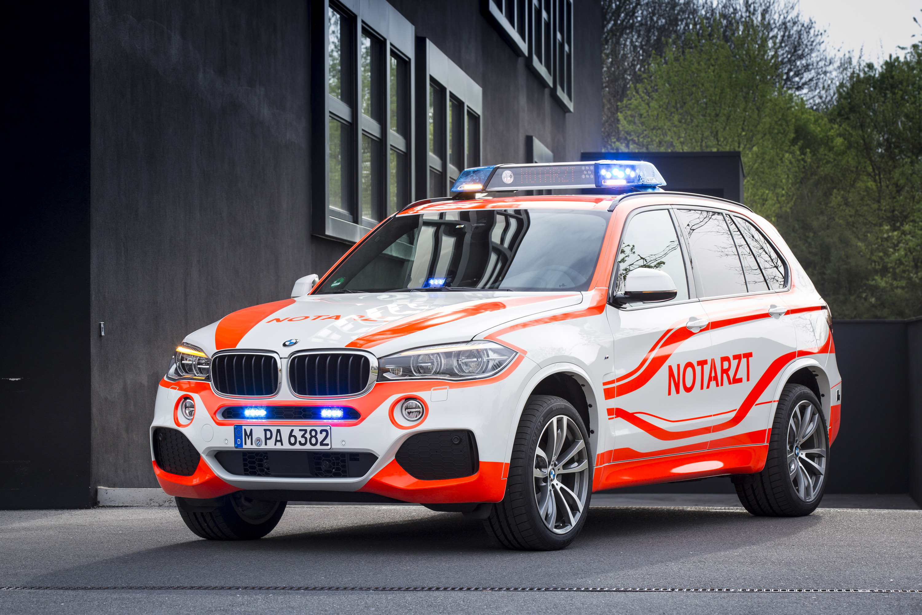 BMW X5 xDrive30d Paramedic photo #3