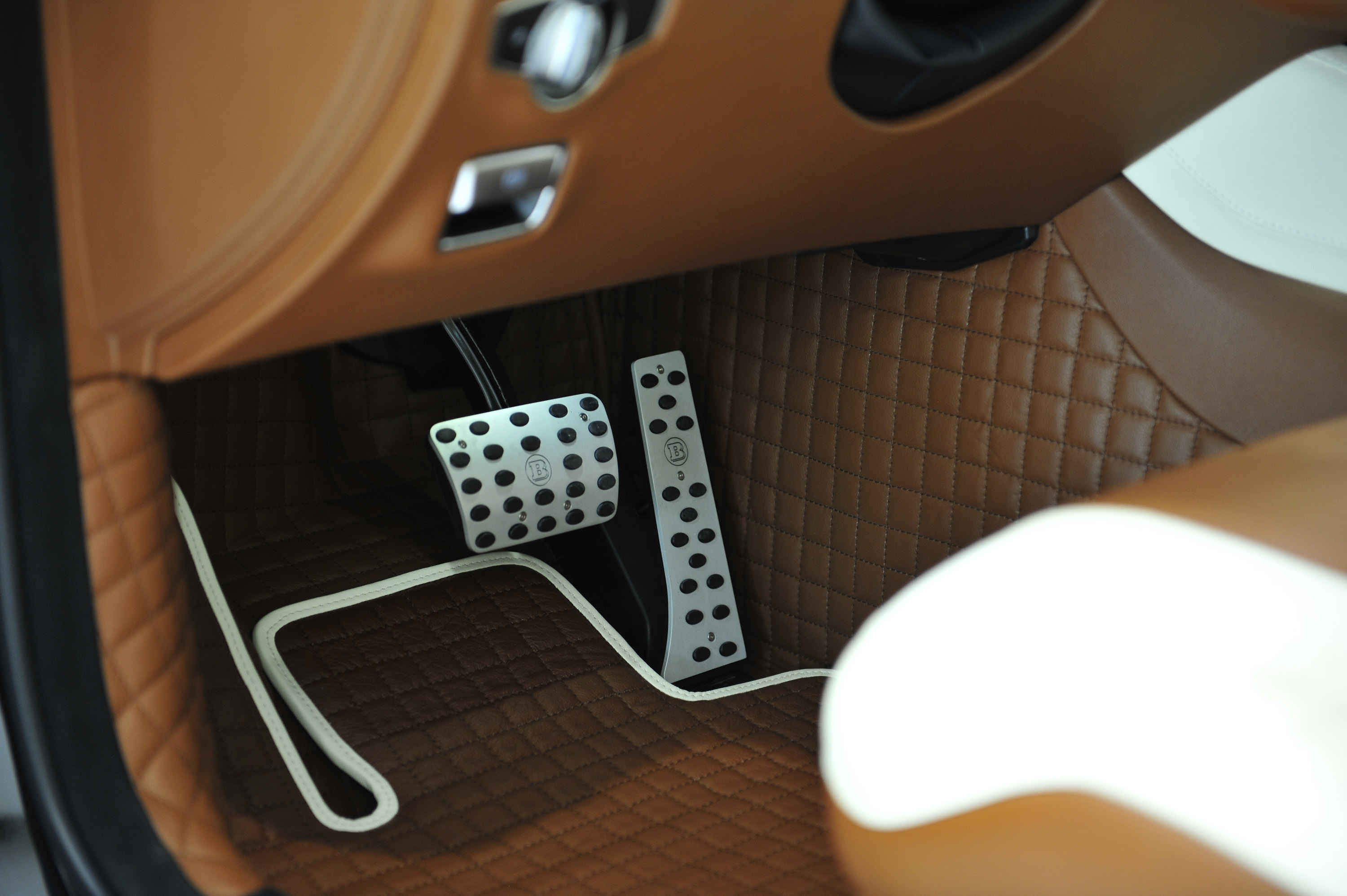 Brabus 850 Biturbo iBusiness Mercedes-Benz S-Class photo #15