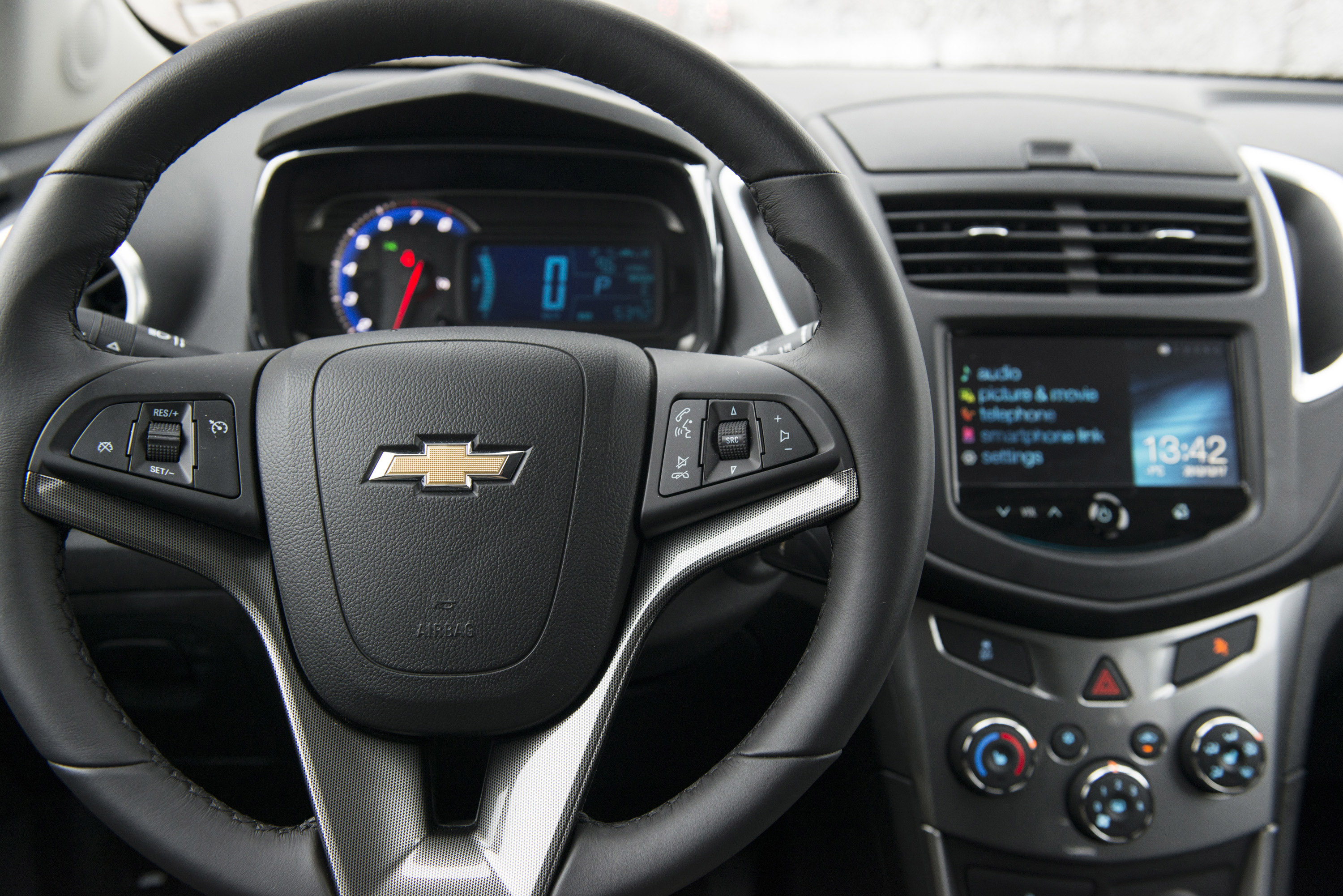 Chevrolet-Holden Trax photo #23