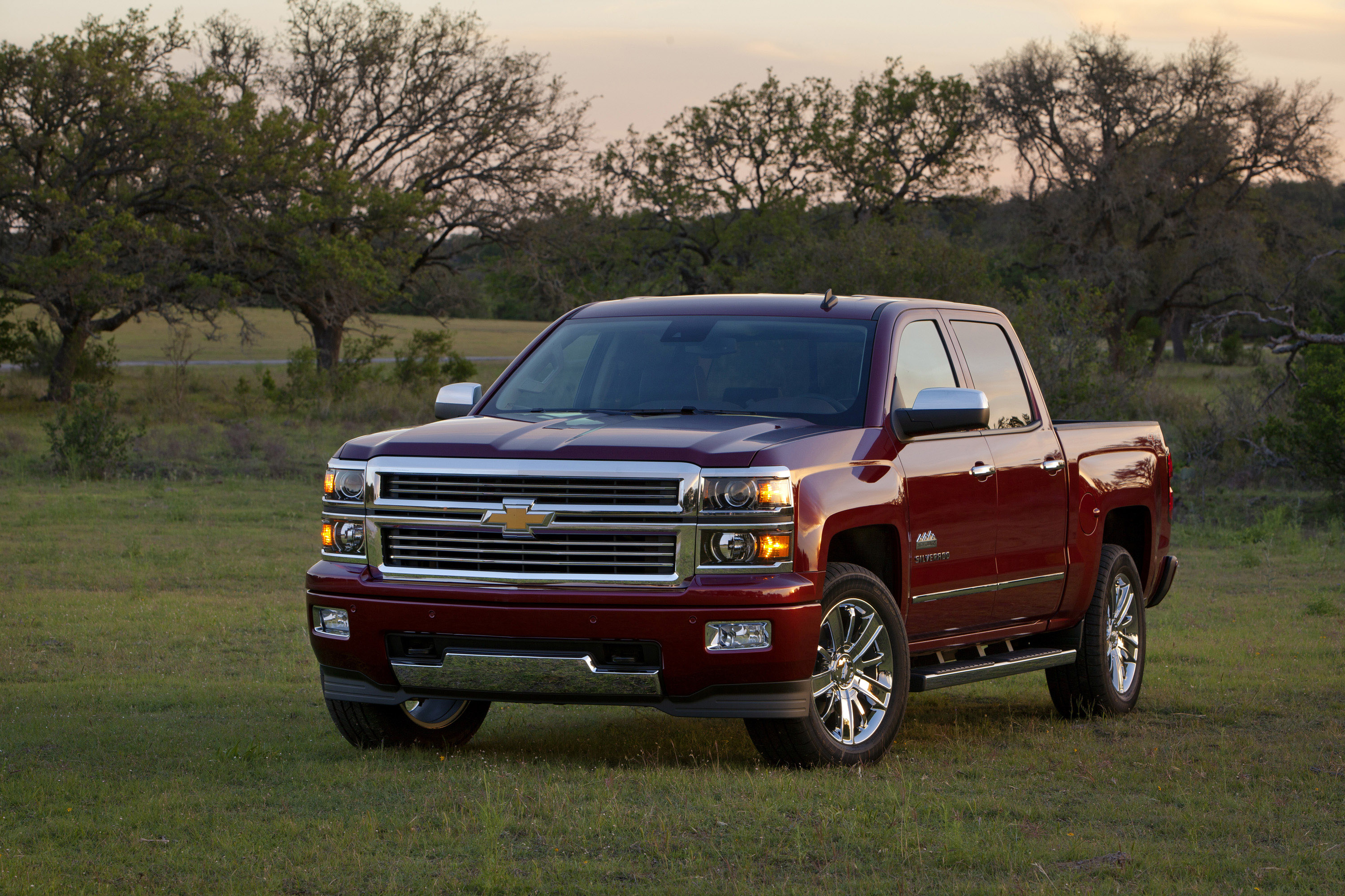 Chevrolet Silverado photo #1