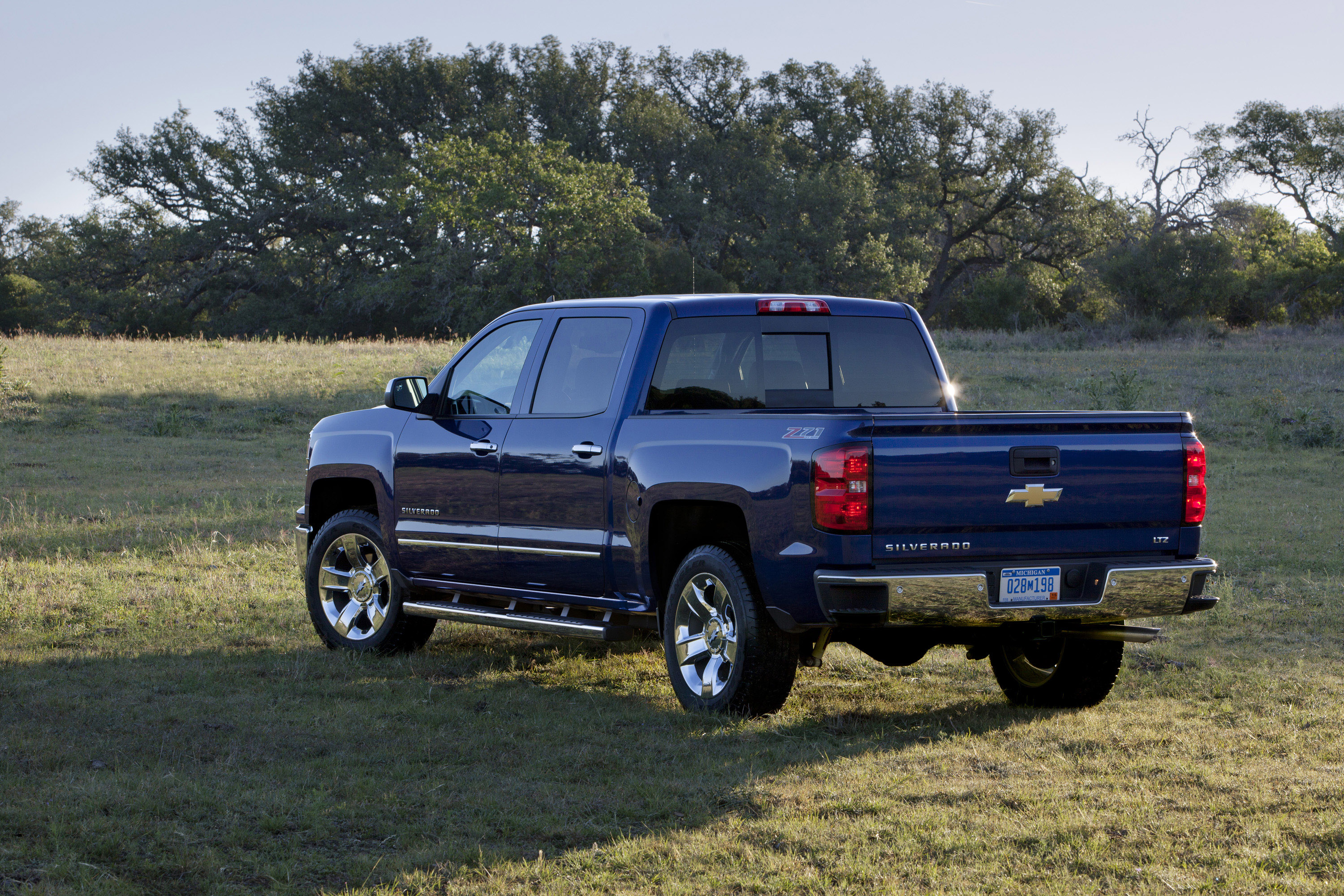 Chevrolet Silverado photo #29
