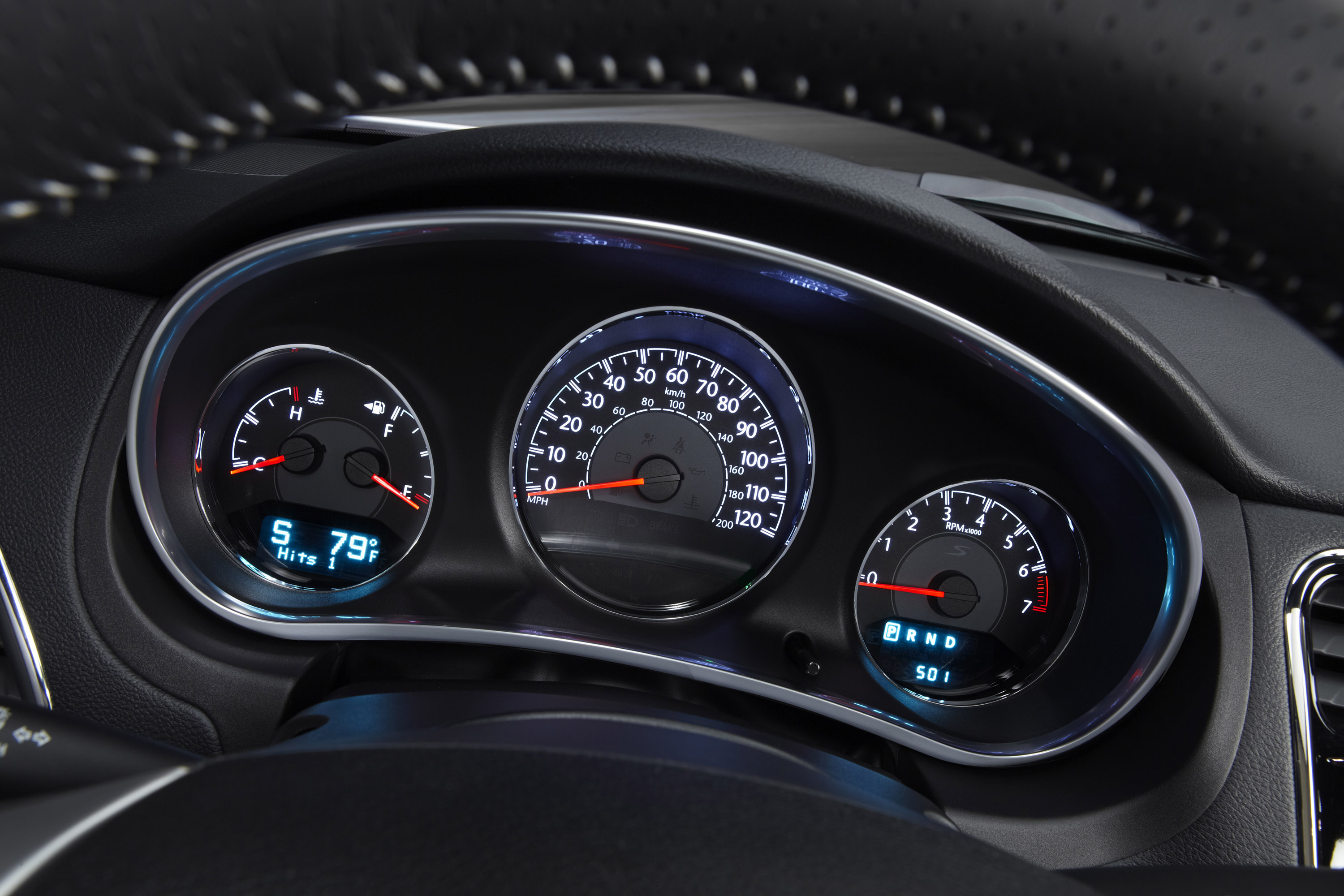 Chrysler 200 photo #15