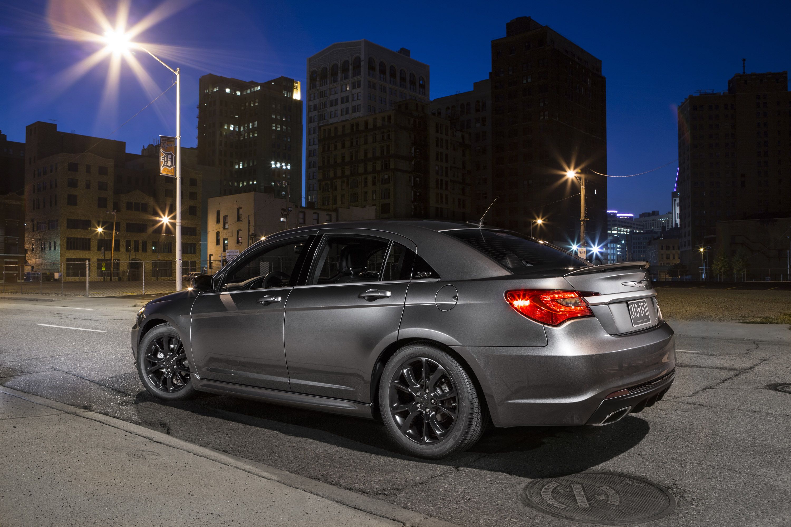 Chrysler 200 photo #22