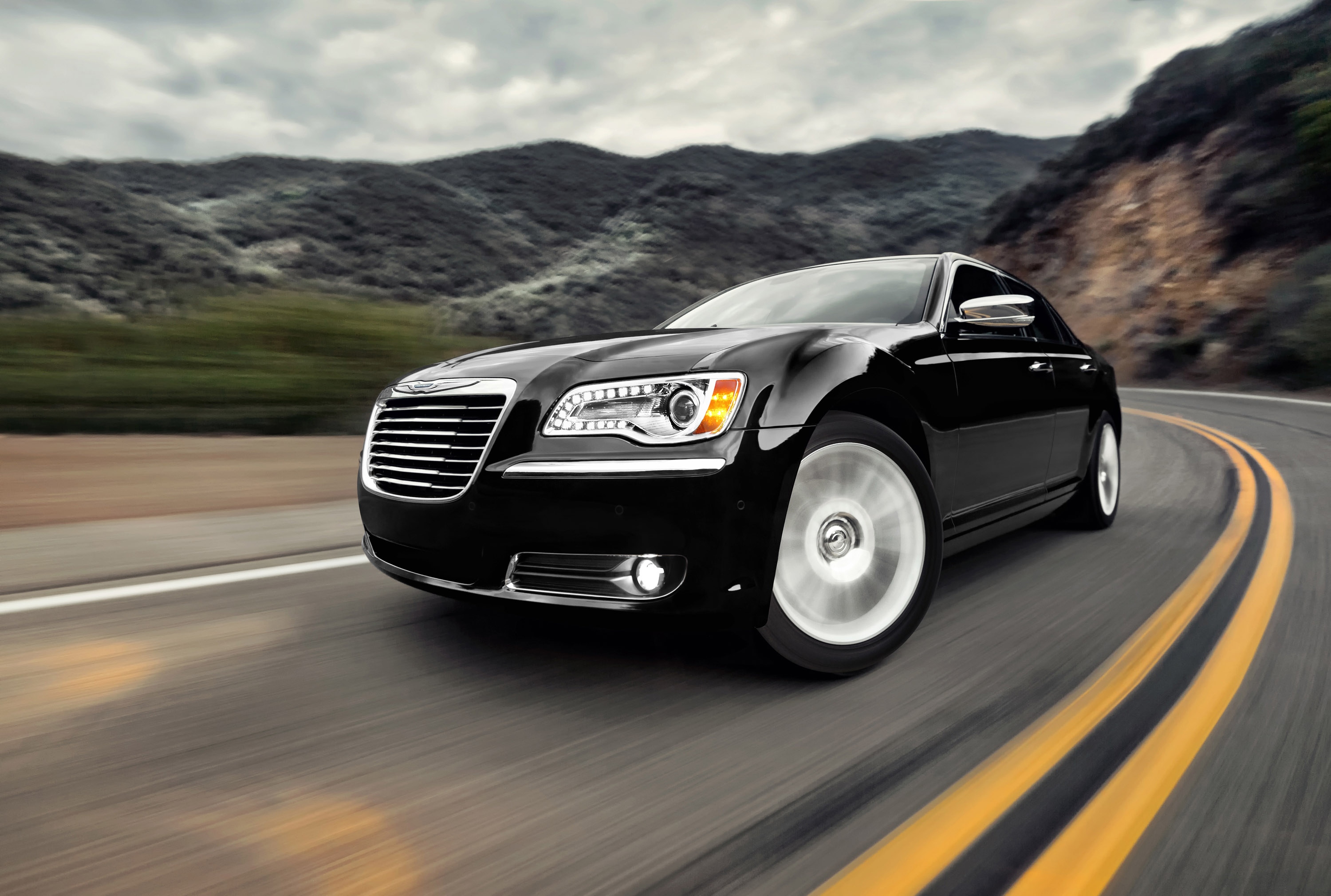 2014 Chrysler 300 HD Pictures