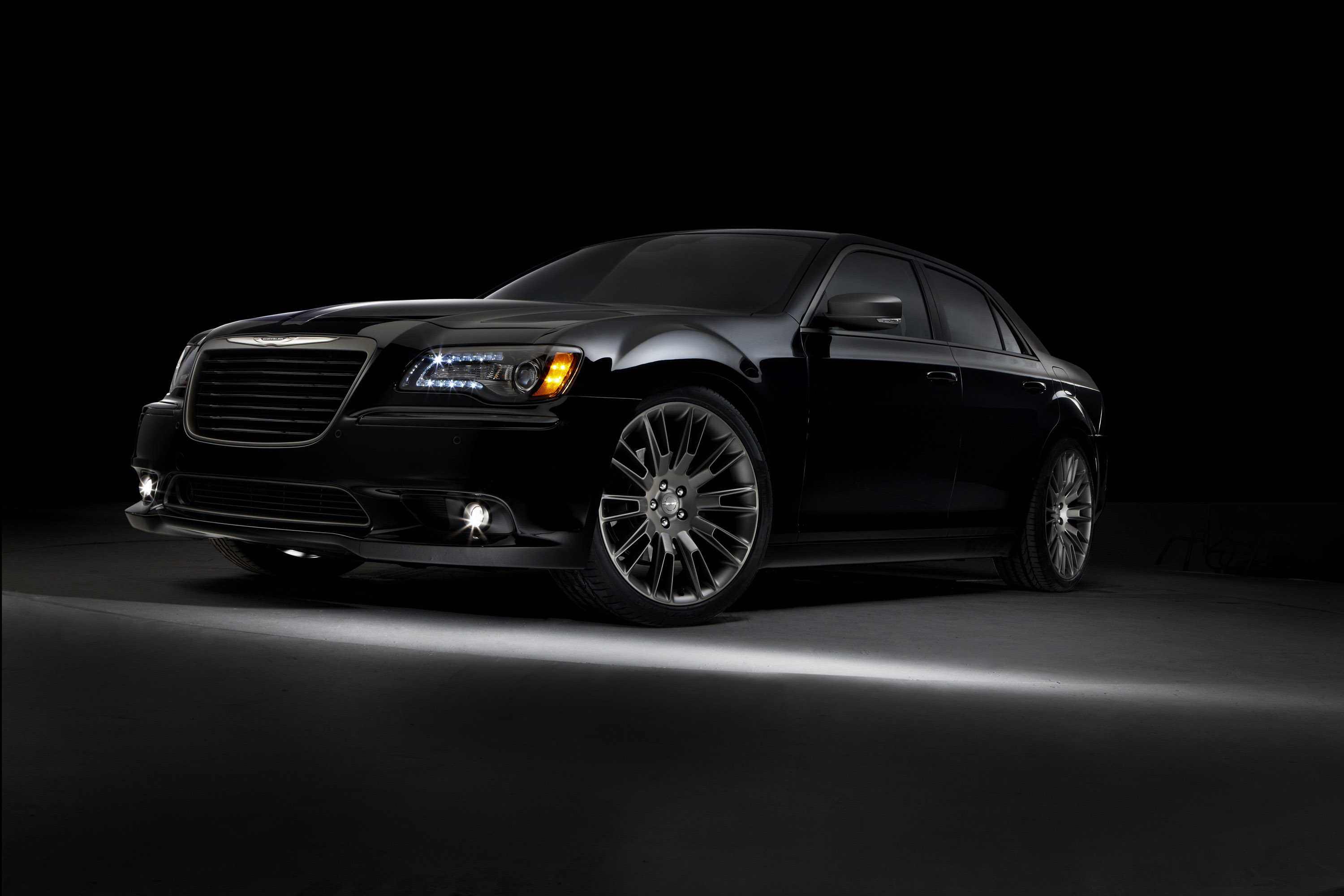 Chrysler 300C John Varvatos Limited Edition photo #1