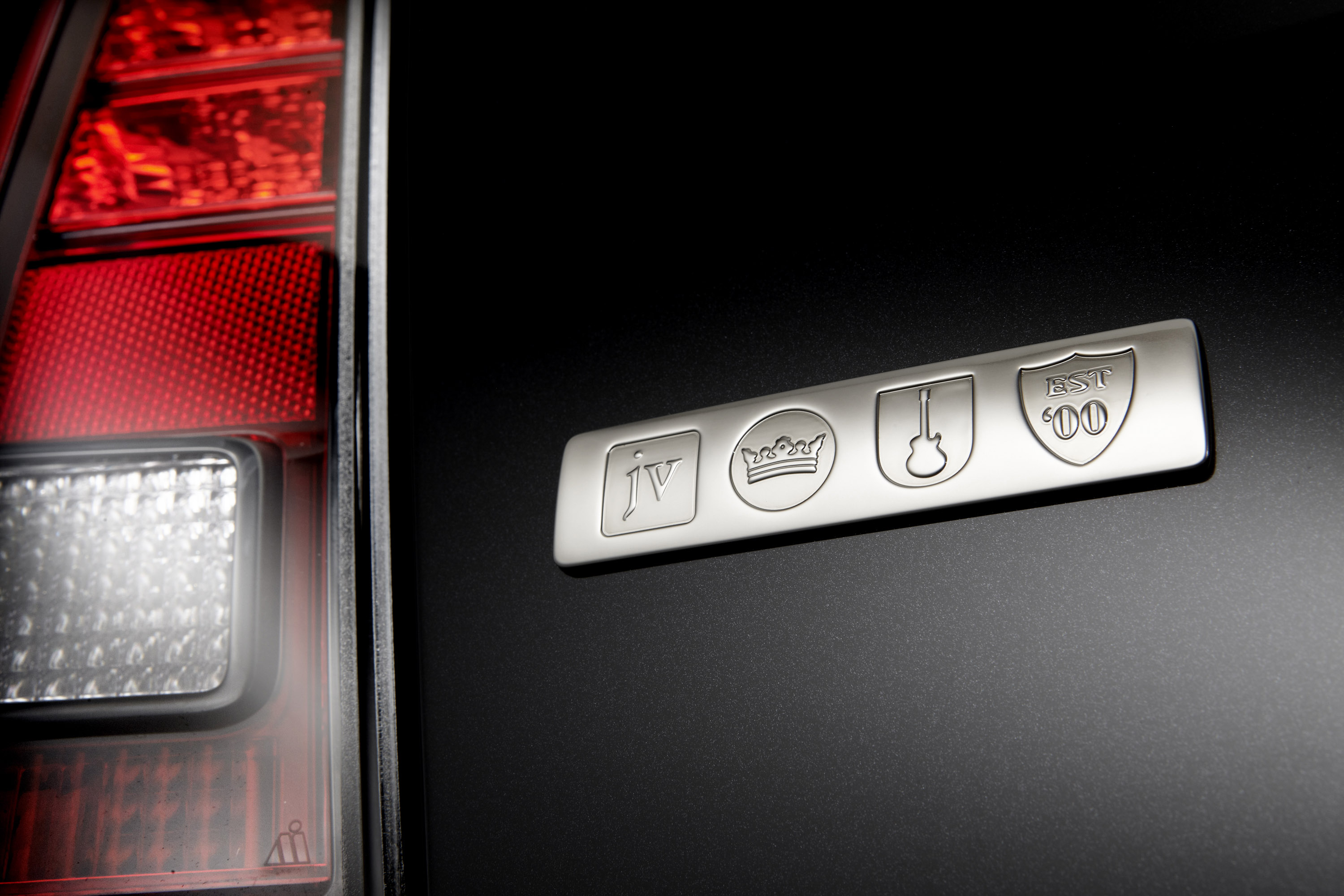 Chrysler 300C John Varvatos Limited Edition photo #18