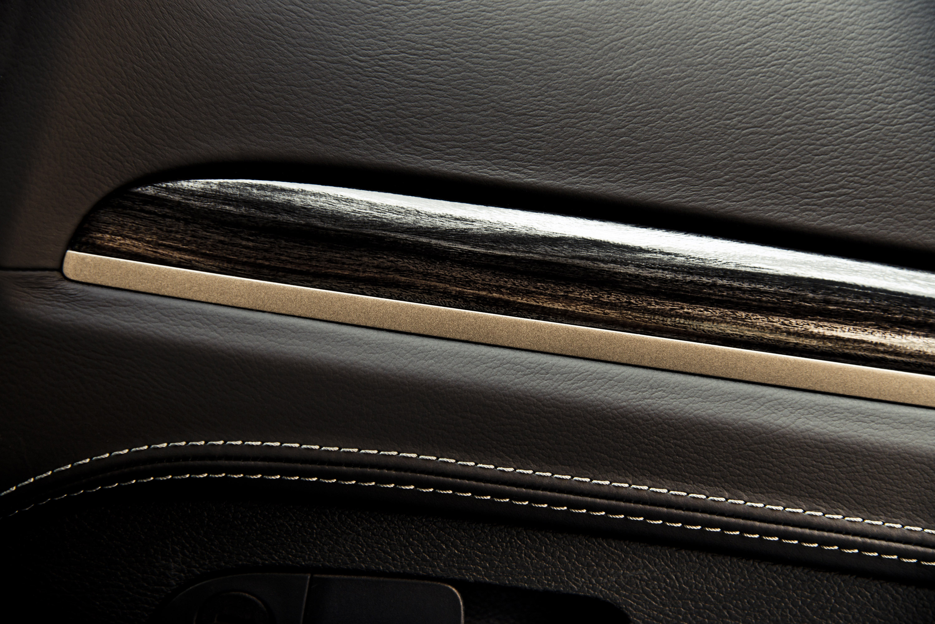 Chrysler 300C John Varvatos Limited Edition photo #19