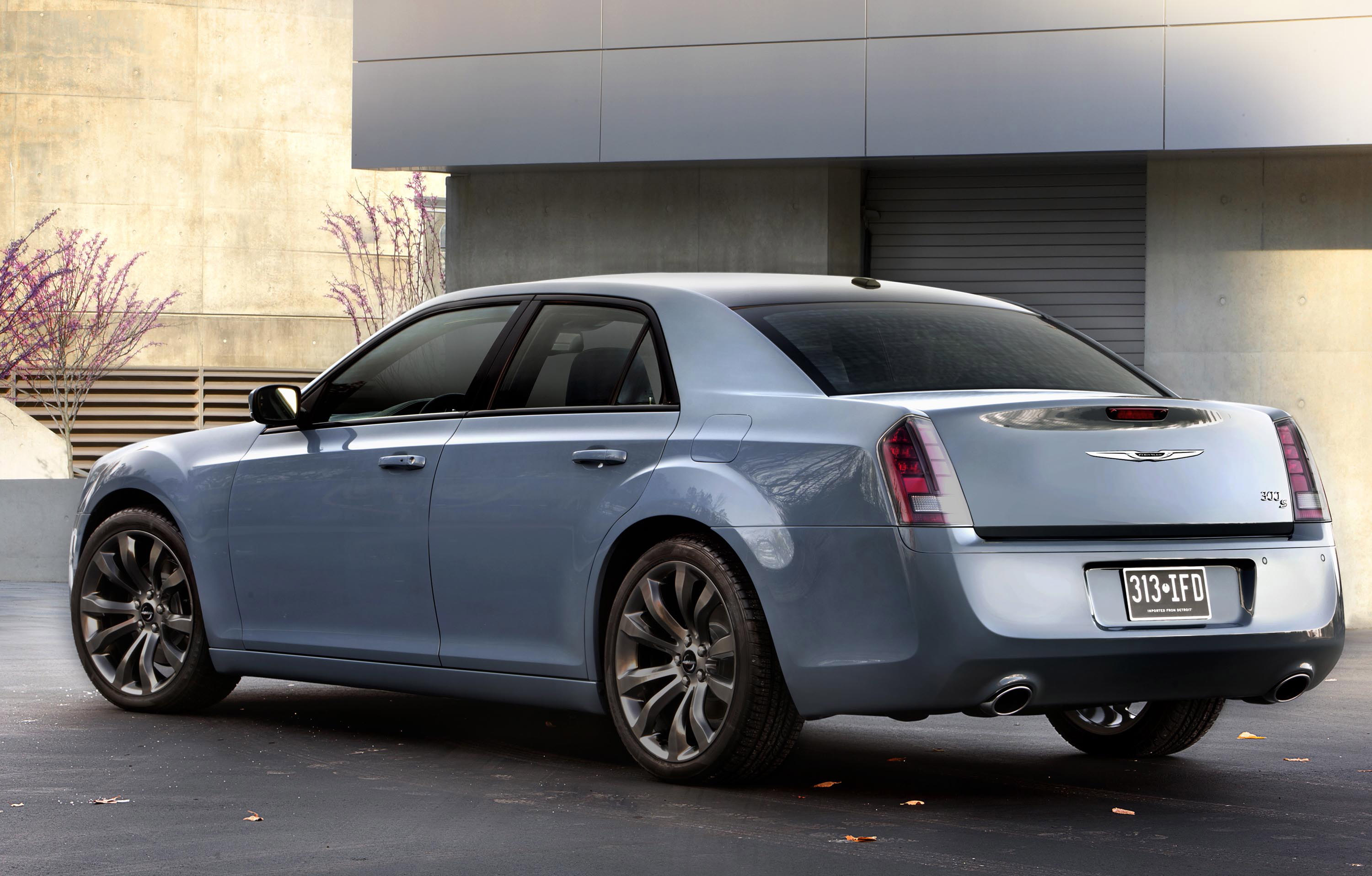 Chrysler 300S photo #2