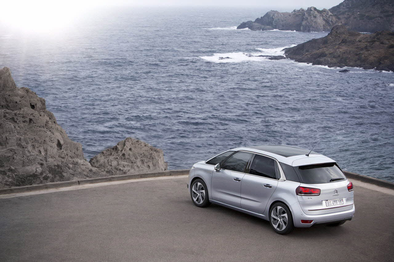 Citroen C4 Picasso photo #22