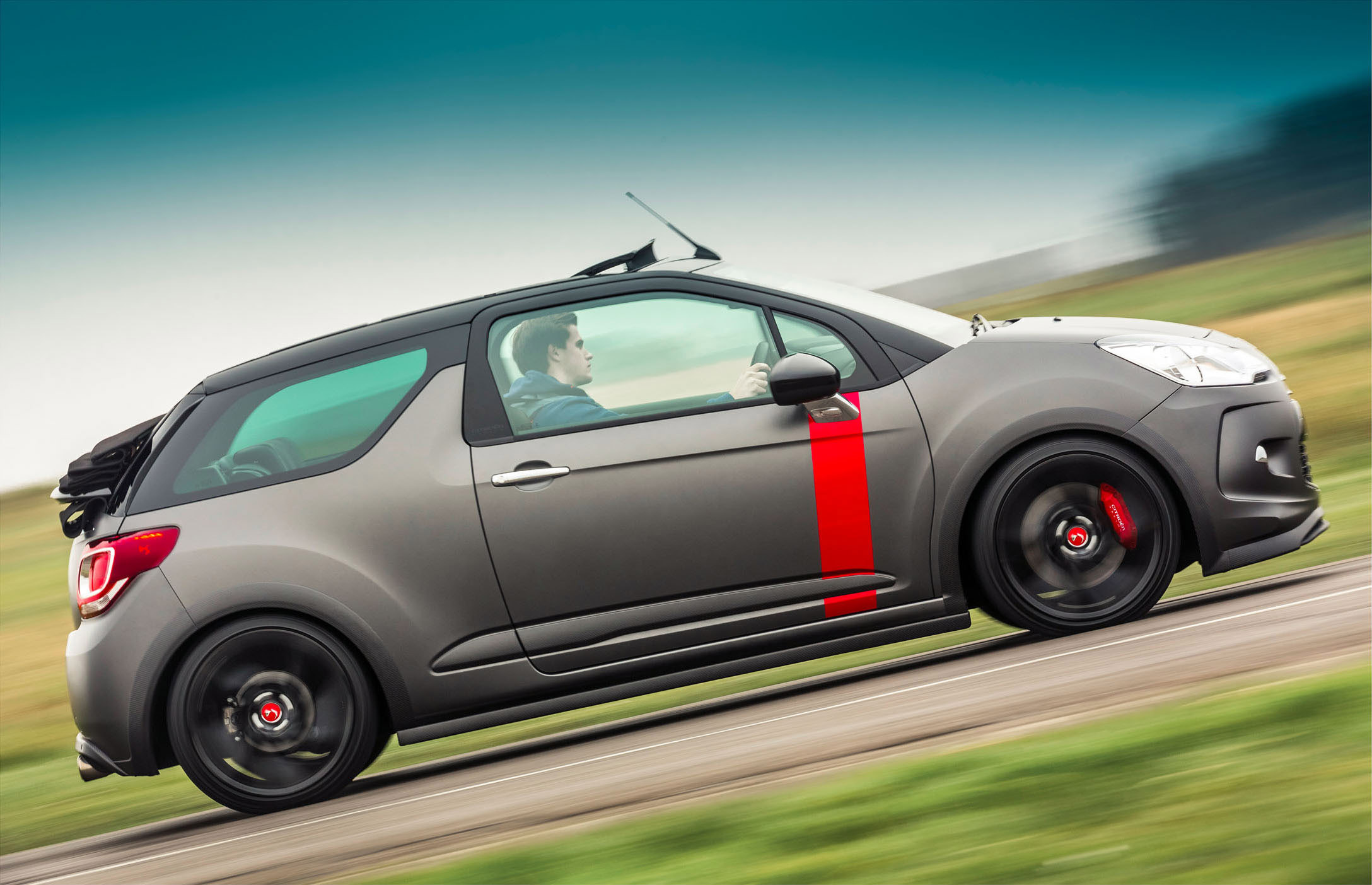 Citroen DS3 Cabrio Racing Ultra Limited Edition photo #15