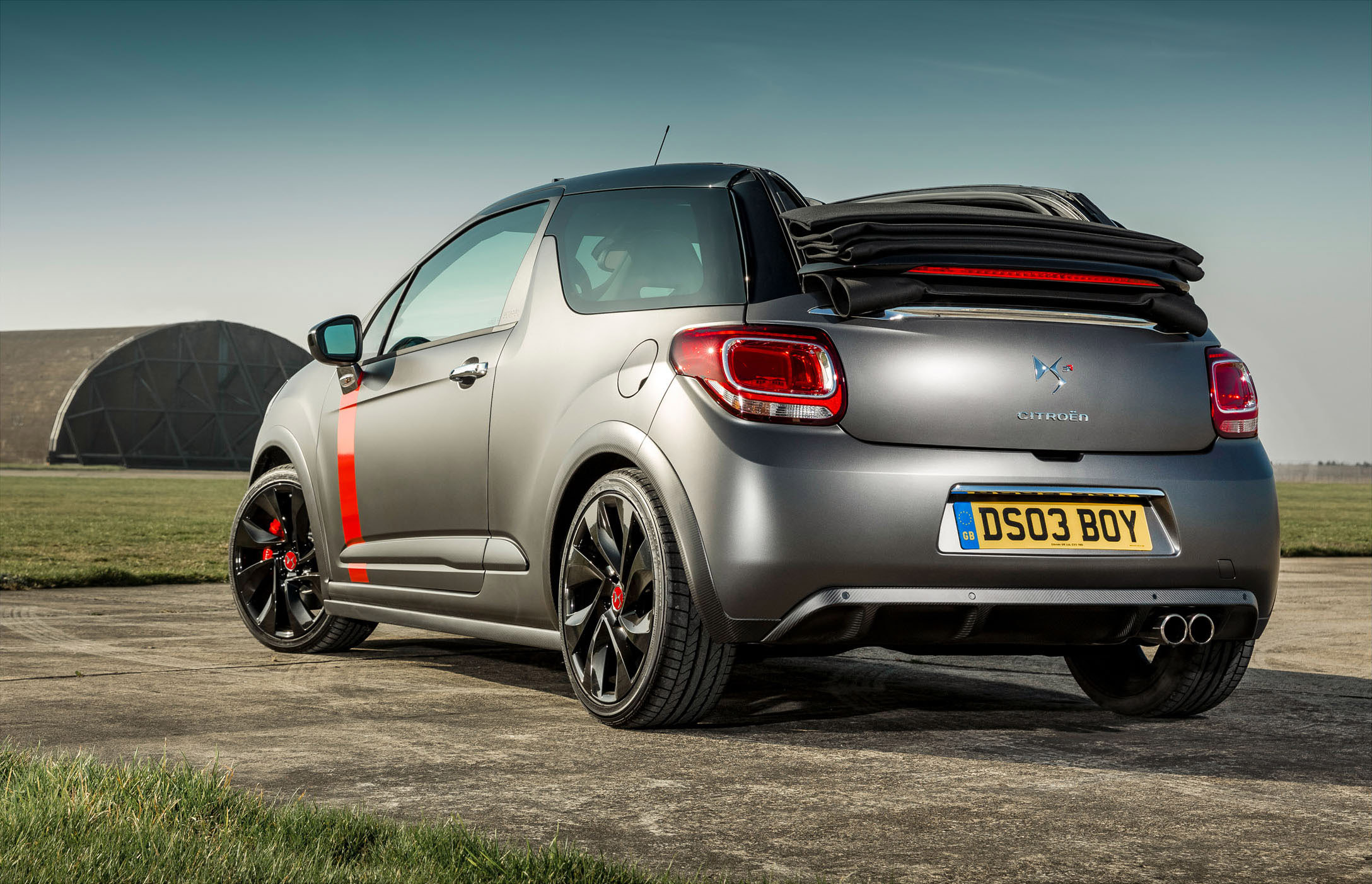 Citroen DS3 Cabrio Racing Ultra Limited Edition photo #18