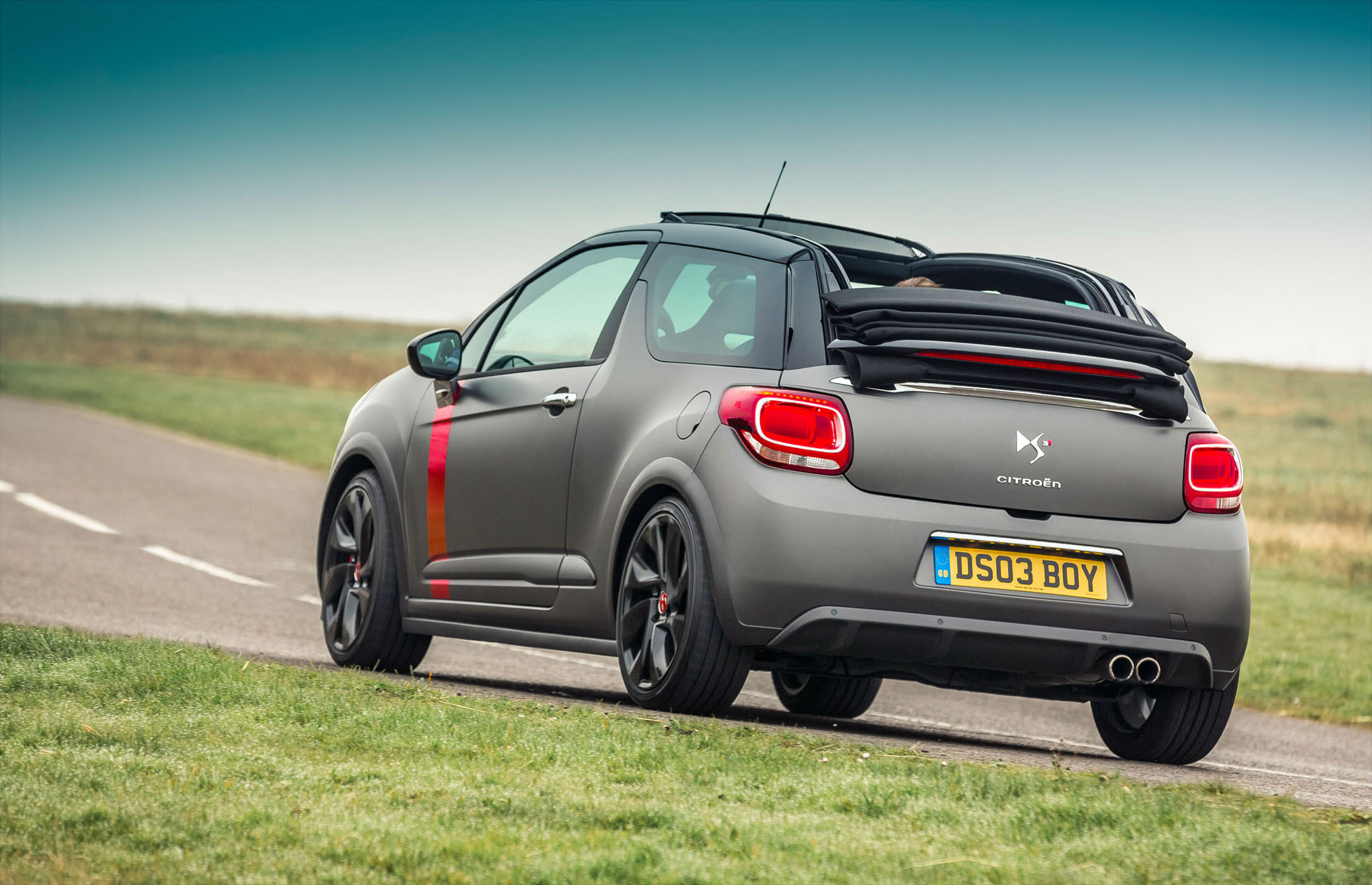 Citroen DS3 Cabrio Racing Ultra Limited Edition photo #20