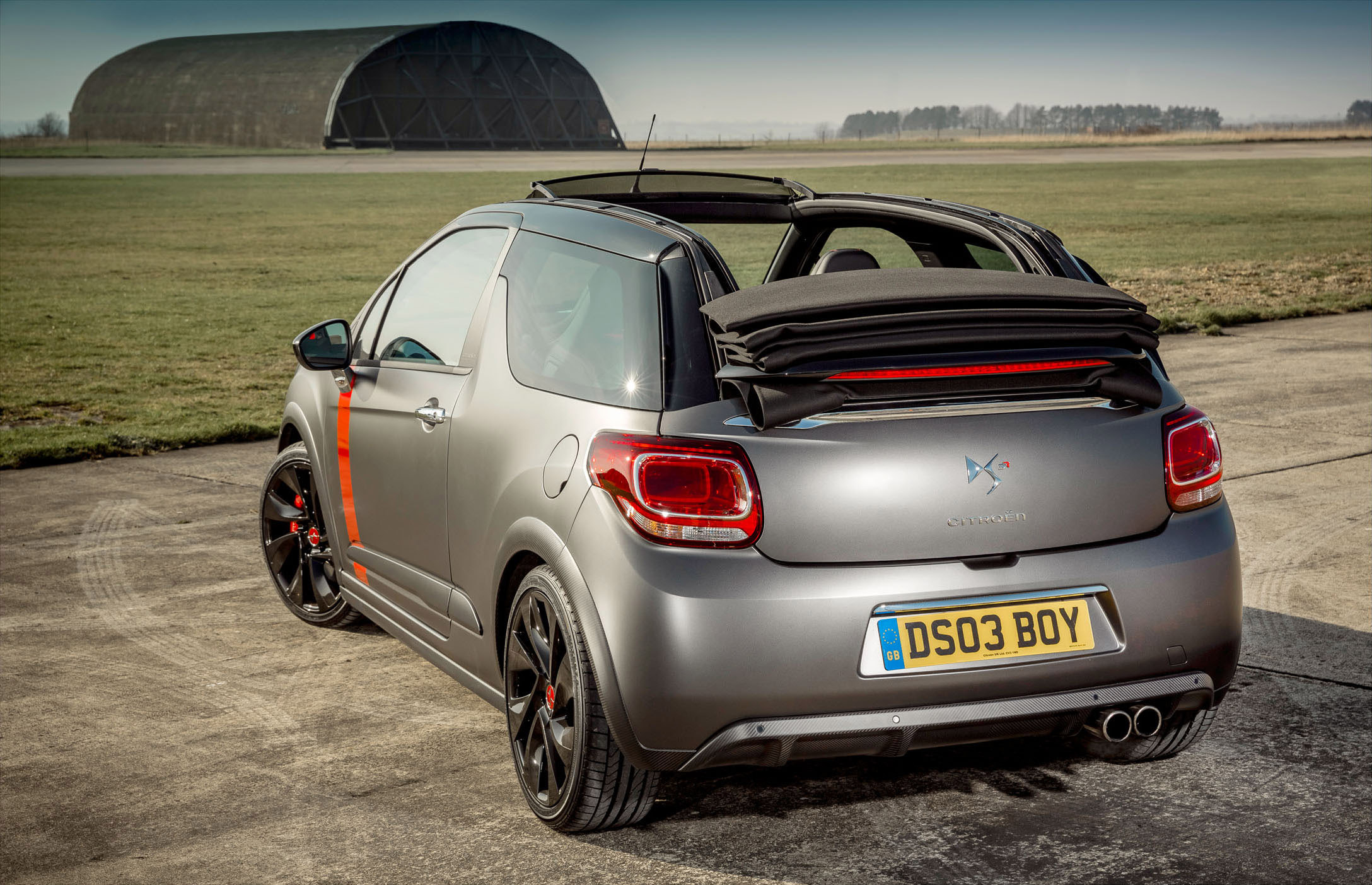 Citroen DS3 Cabrio Racing Ultra Limited Edition photo #23