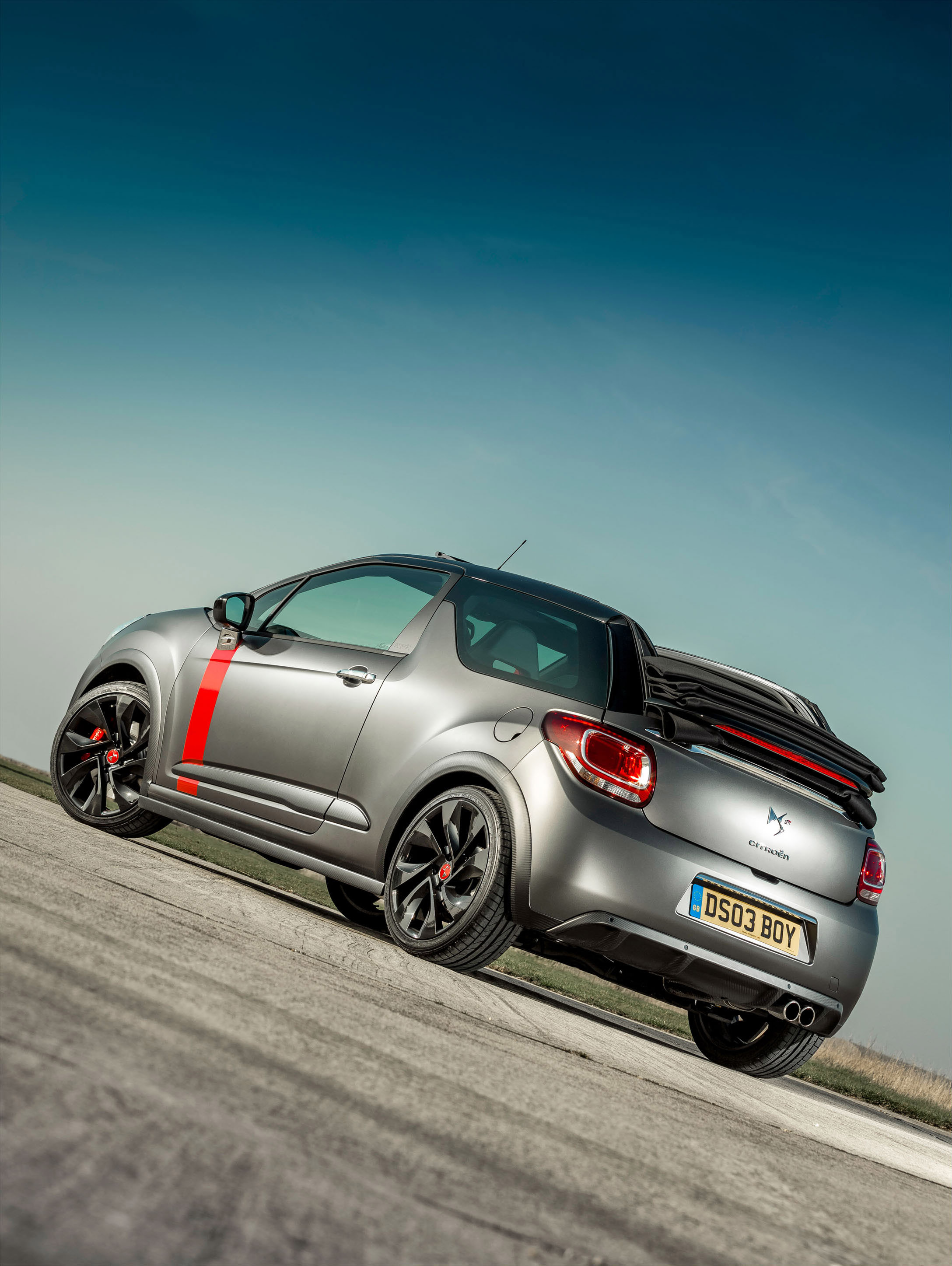 Citroen DS3 Cabrio Racing Ultra Limited Edition photo #24