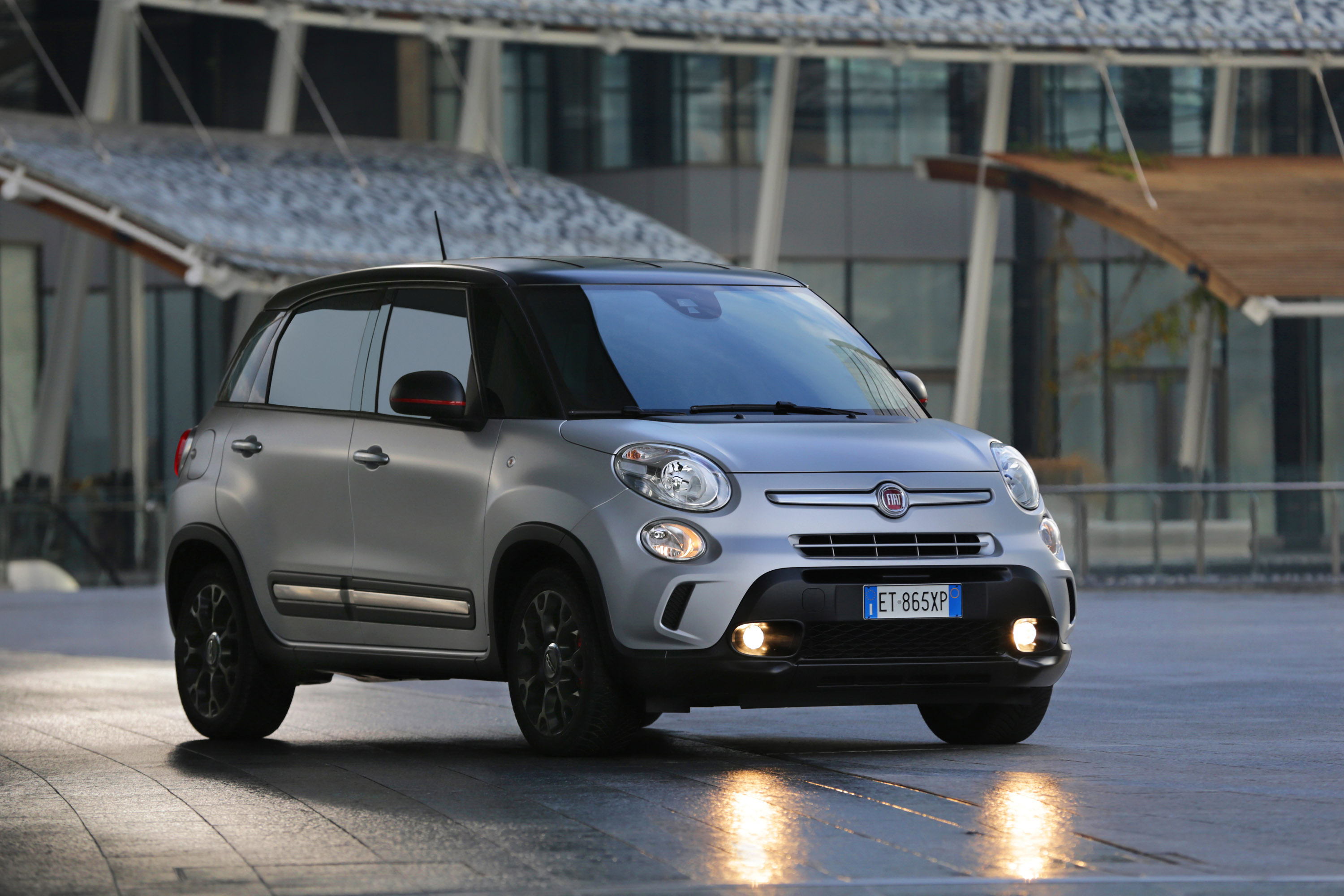 Fiat 500L Beats Edition photo #2