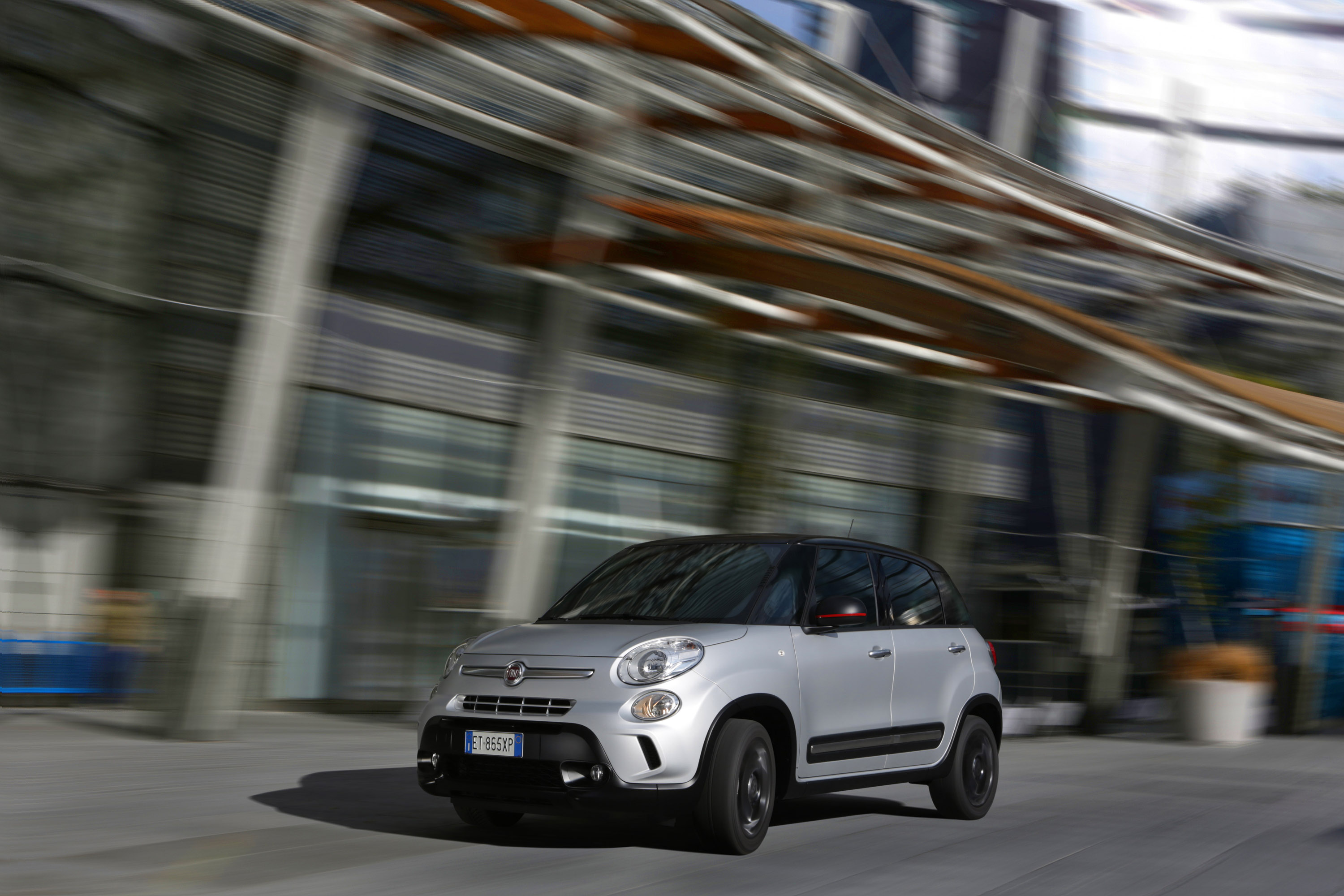 Fiat 500L Beats Edition photo #23