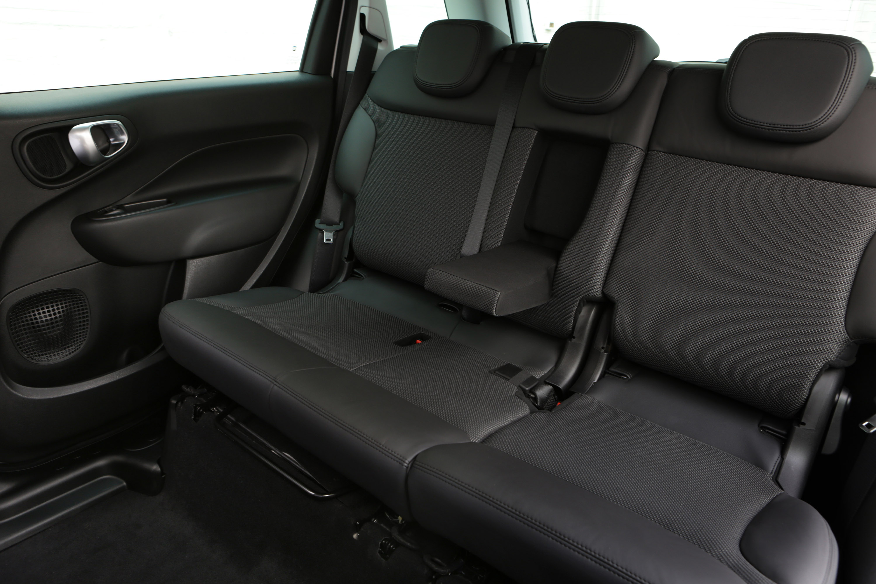 Fiat 500L Beats Edition photo #35