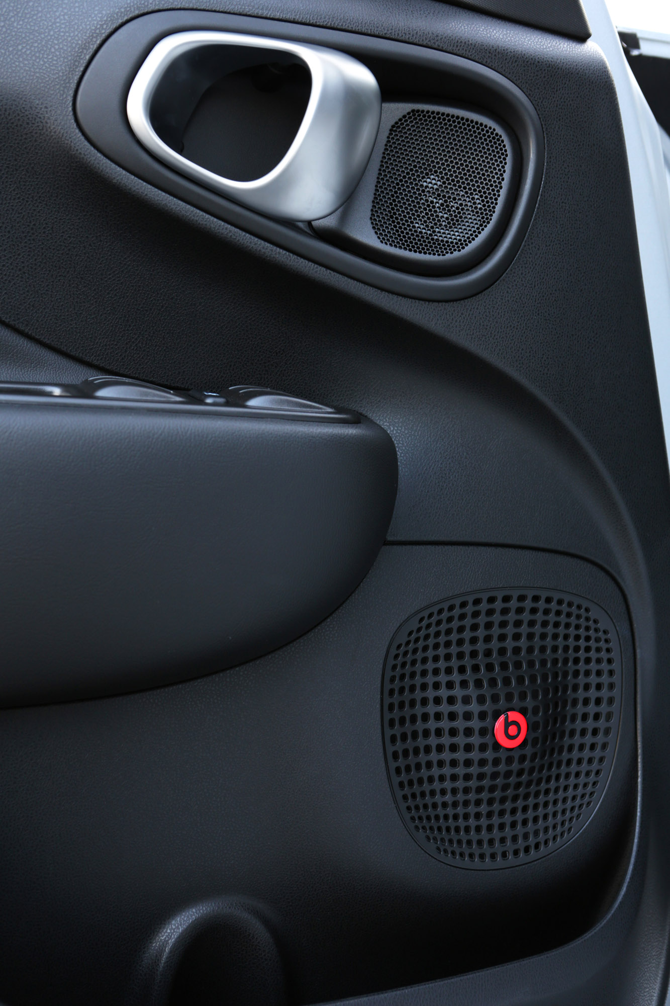 Fiat 500L Beats Edition photo #39