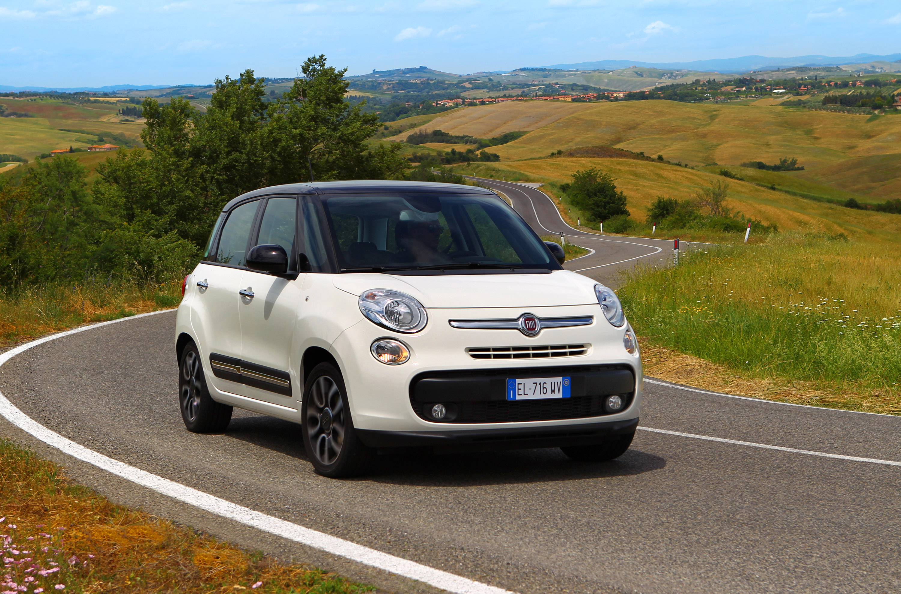 Fiat 500L photo #2