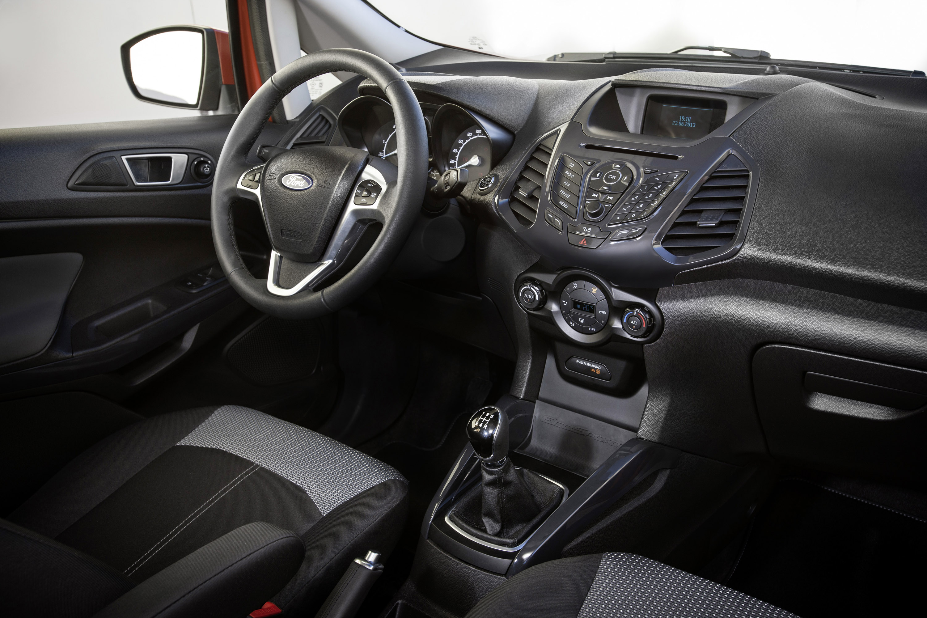 Ford EcoSport photo #80