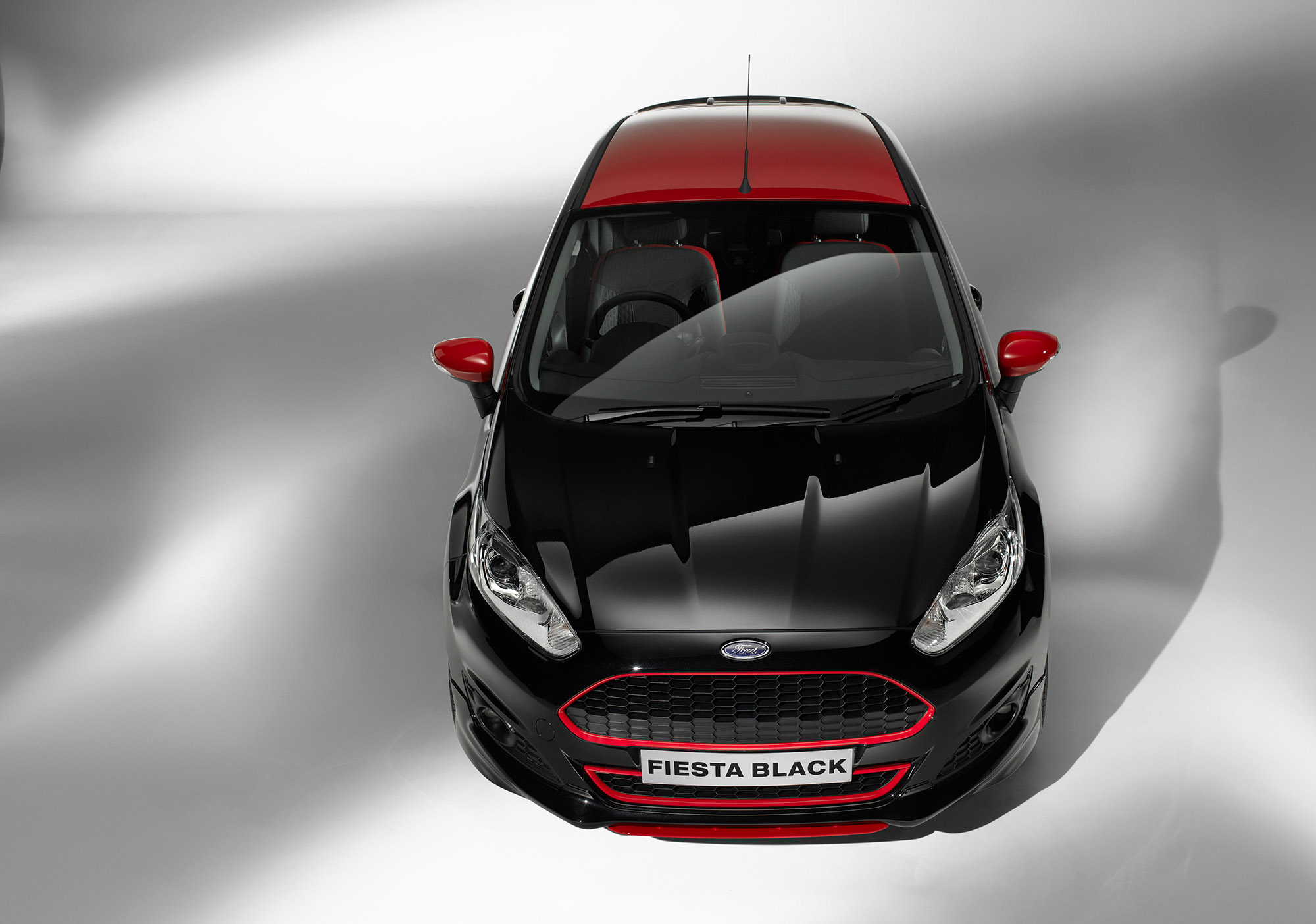 2014-ford-fiesta-red-black-edition-hd-pictures-carsinvasion