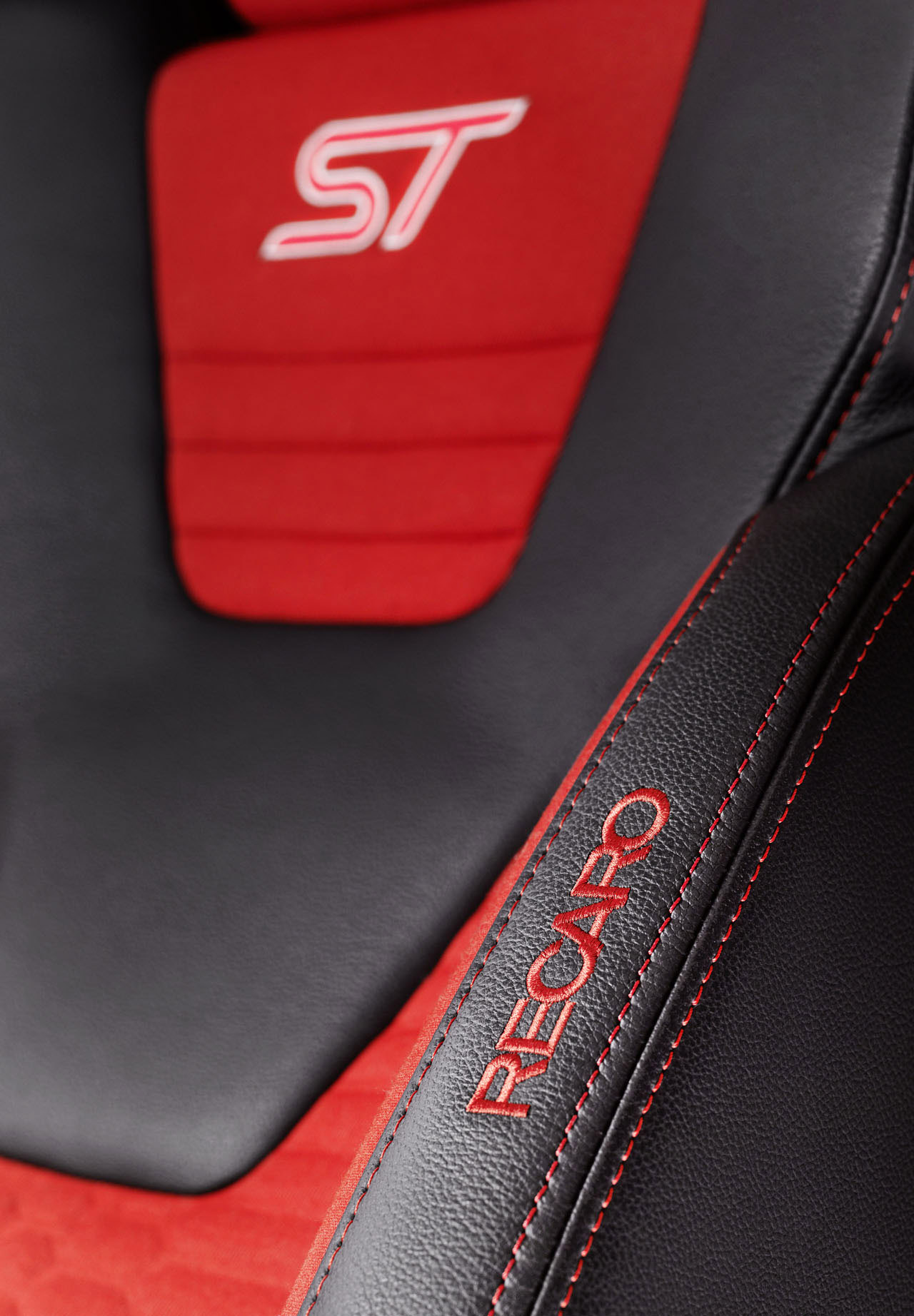 Ford Fiesta ST photo #16