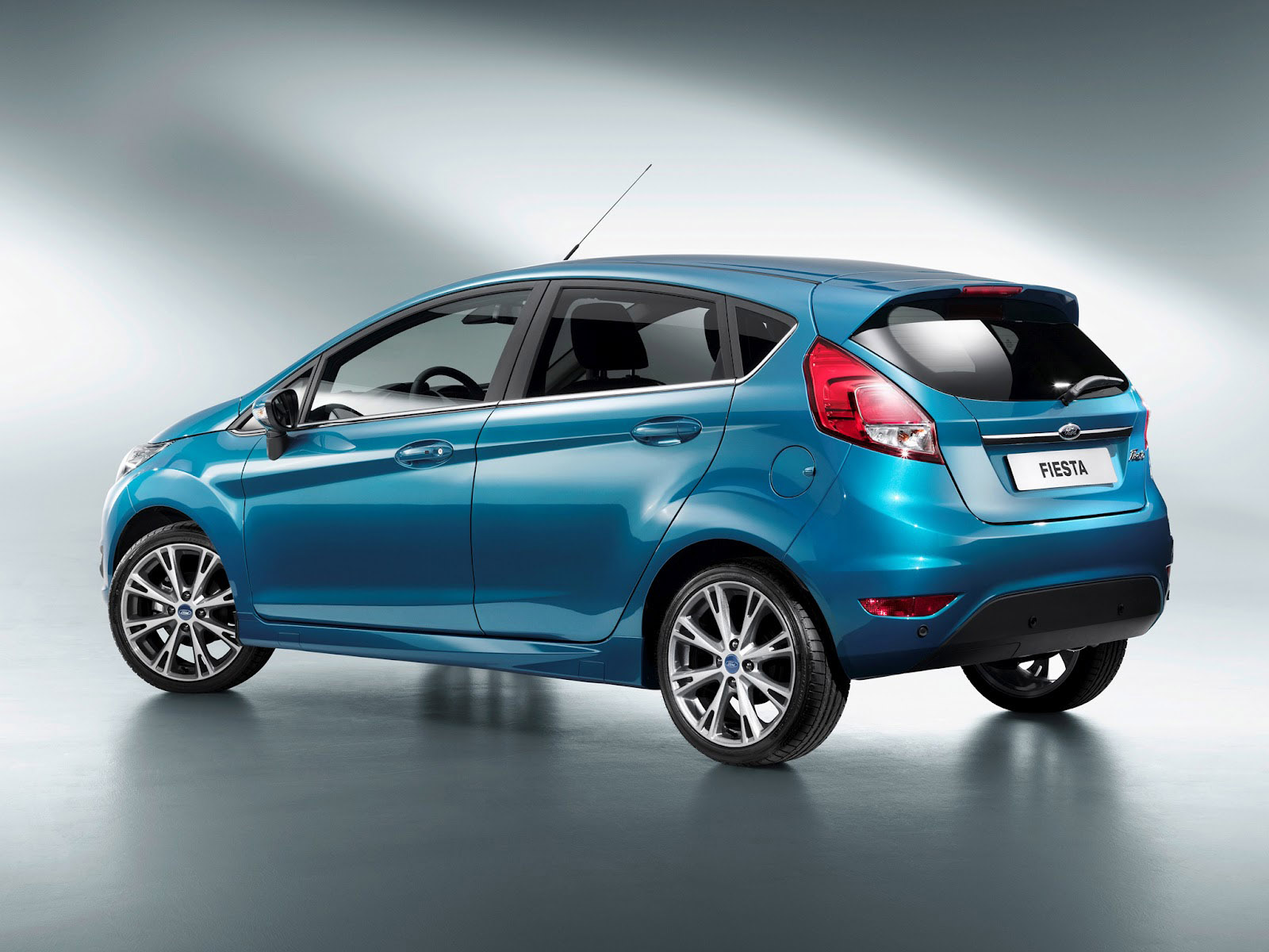 Ford Fiesta photo #2