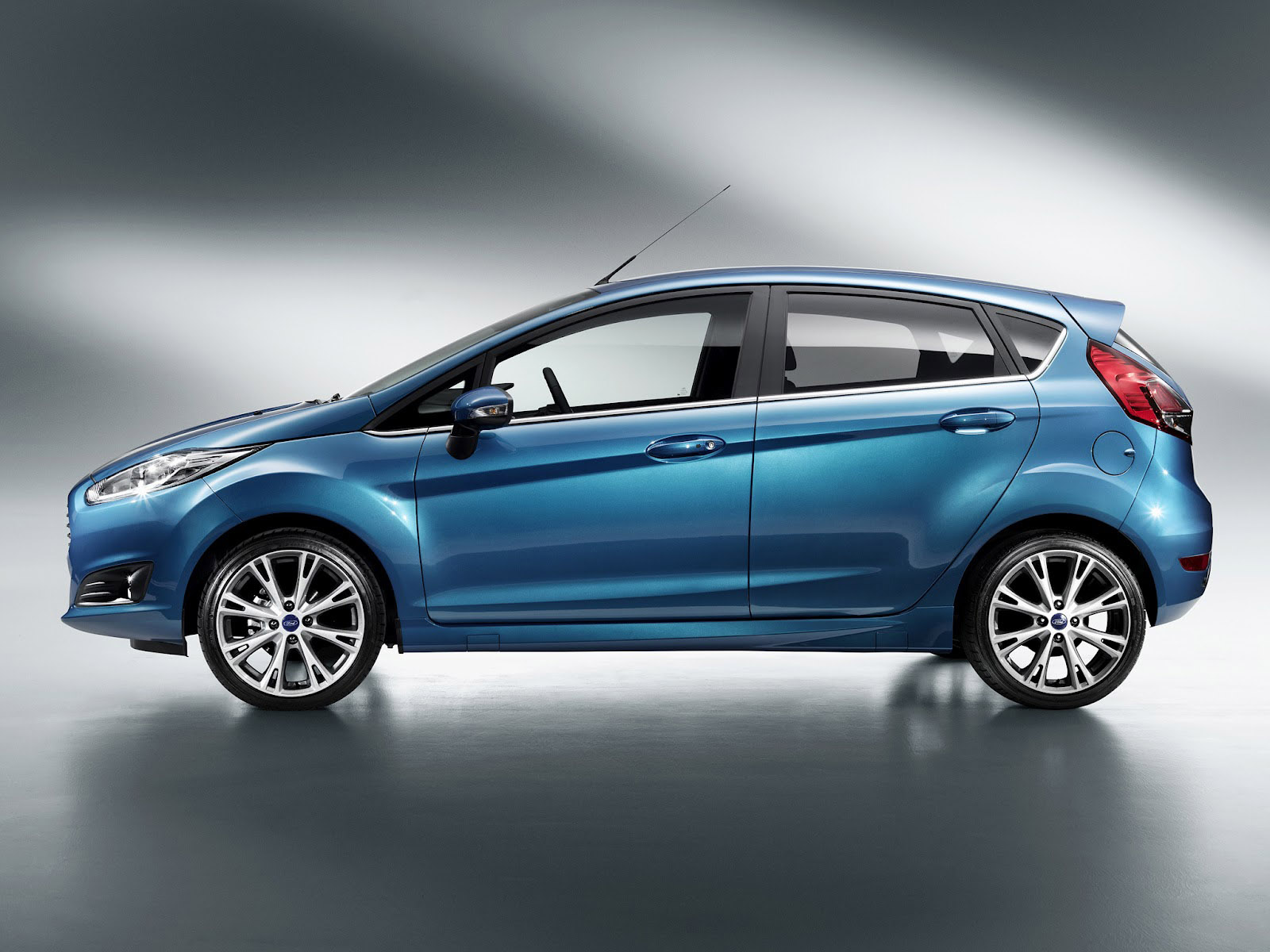 Ford Fiesta photo #3