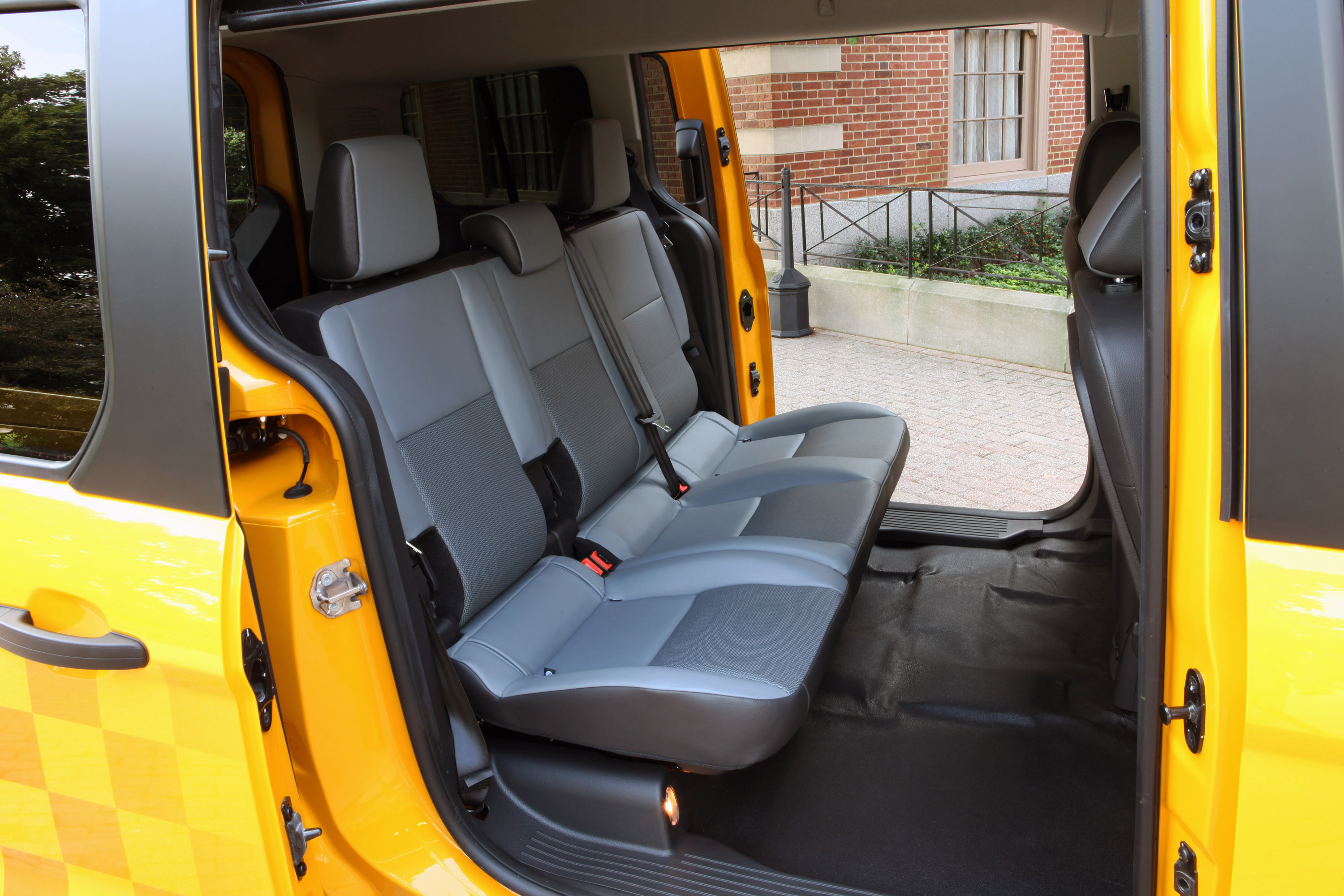 Ford Transit Connect Taxi photo #7