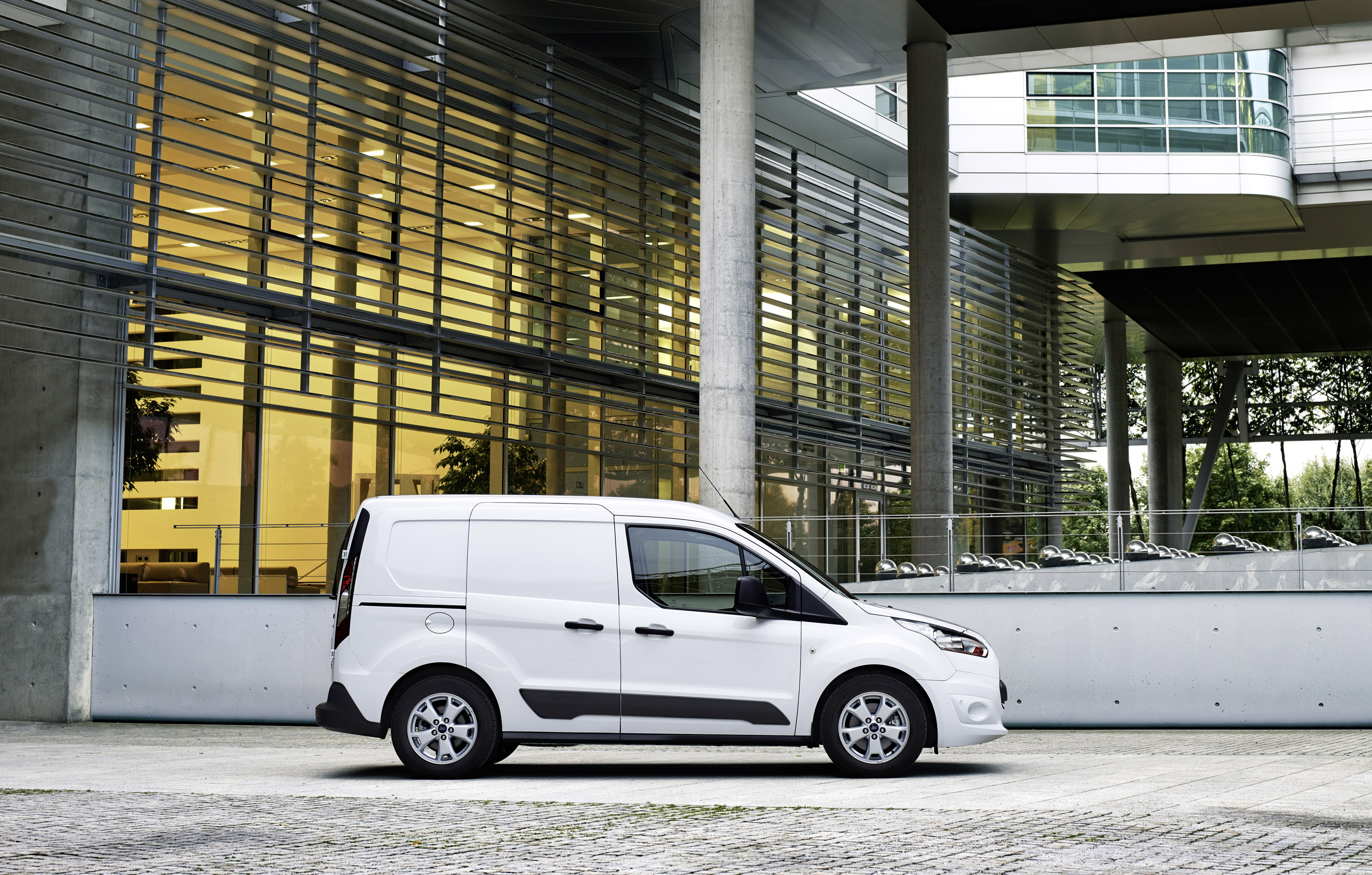 Ford Transit Connect photo #16