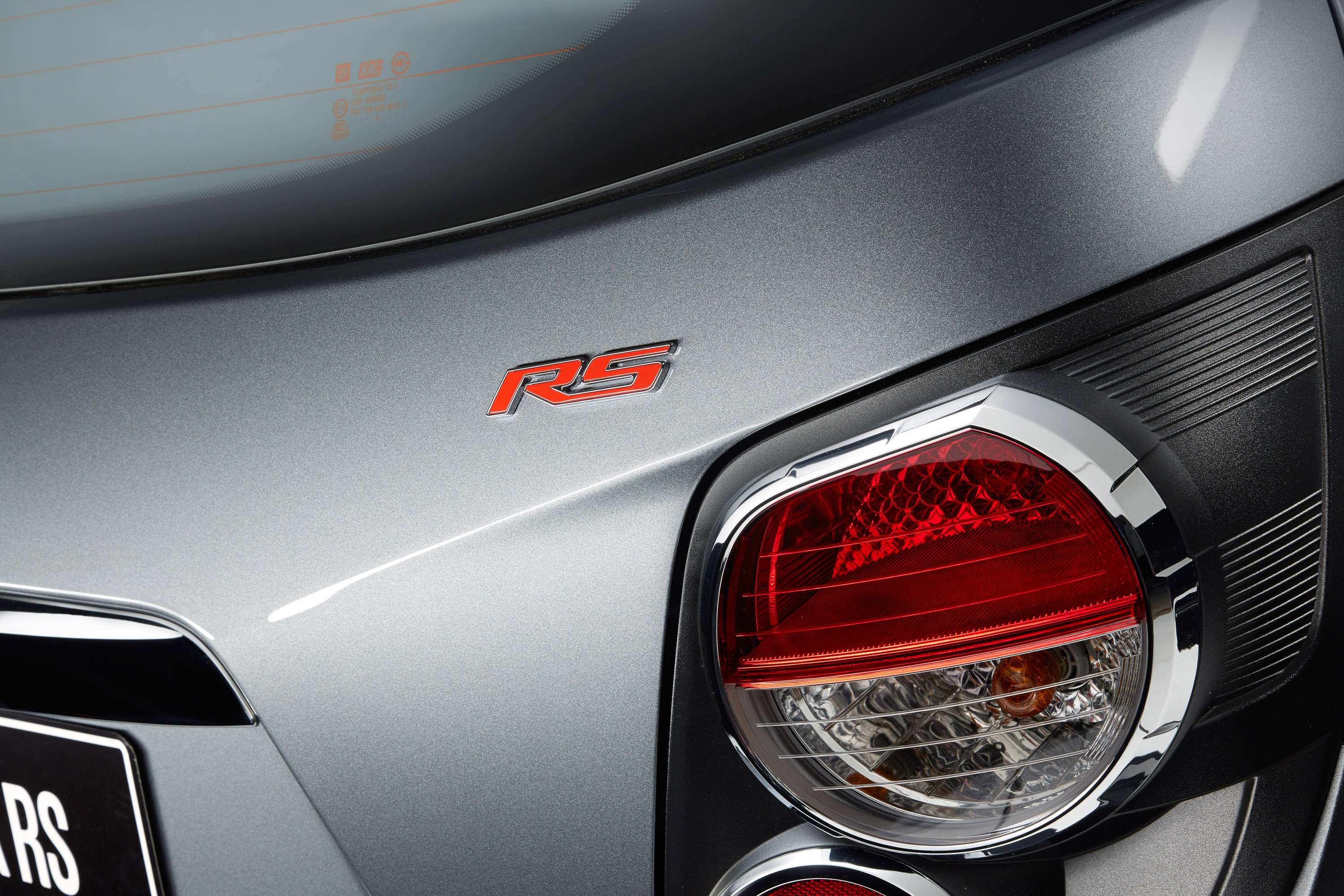 Holden Barina RS photo #23
