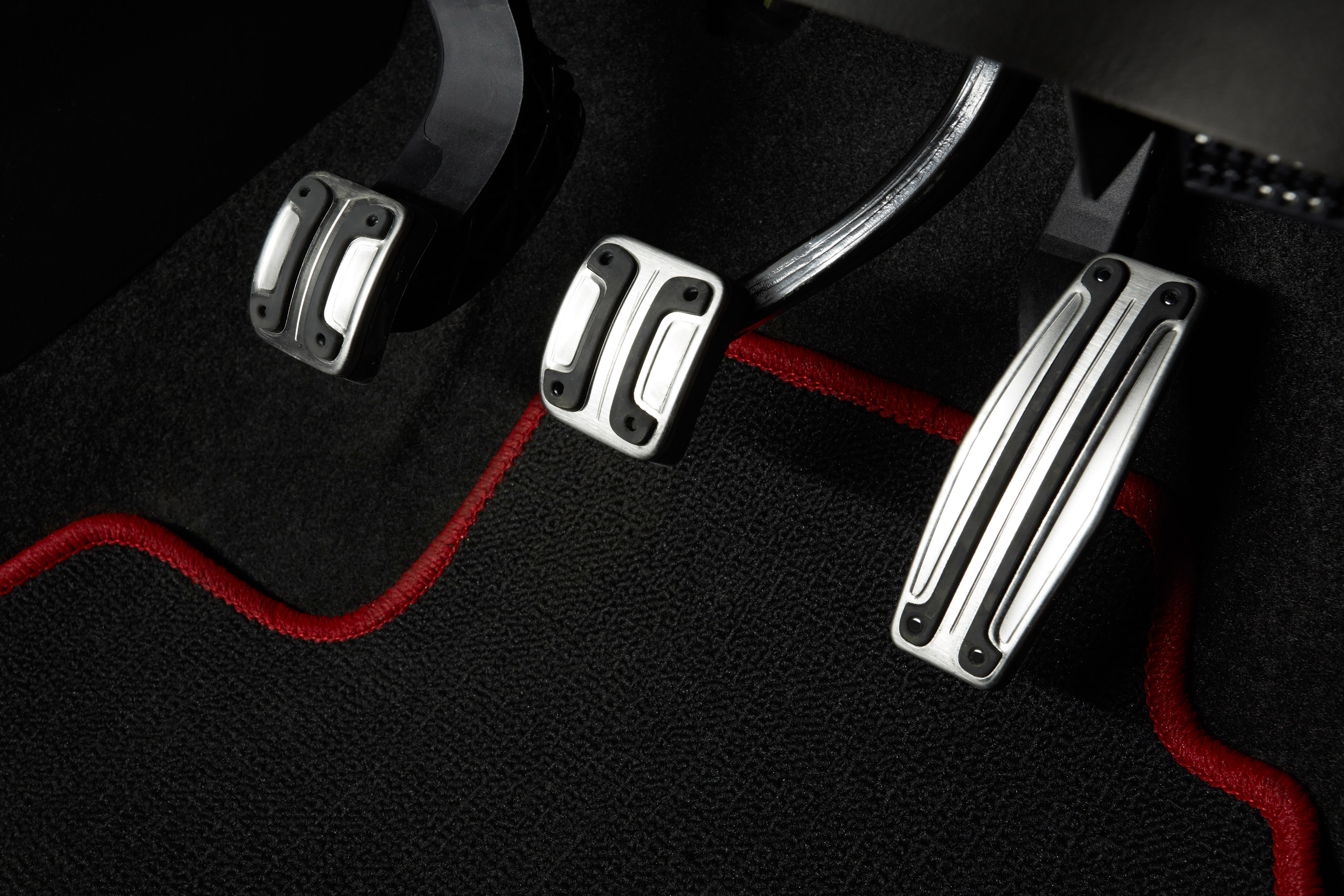 Holden Barina RS photo #25