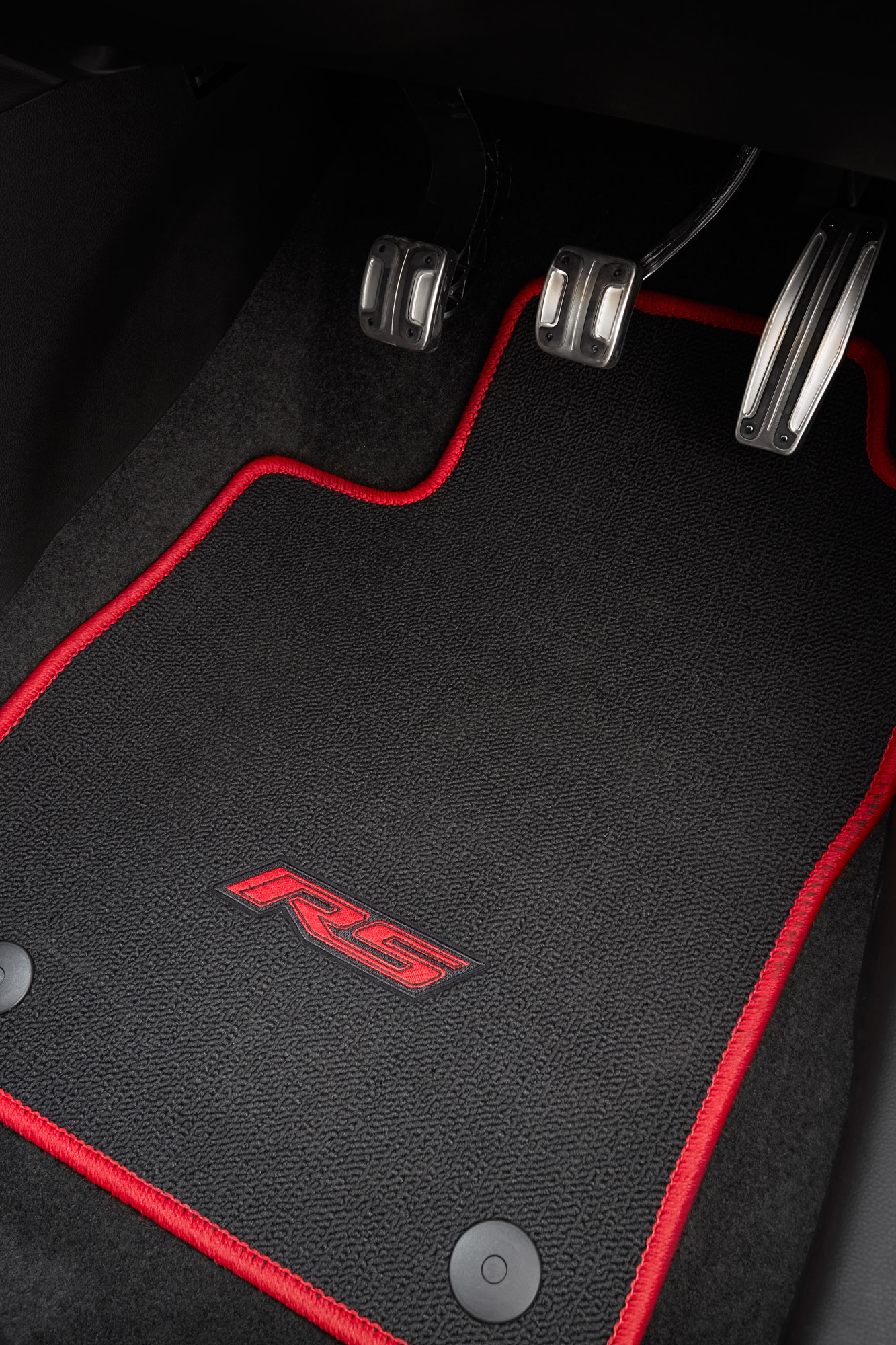 Holden Barina RS photo #26