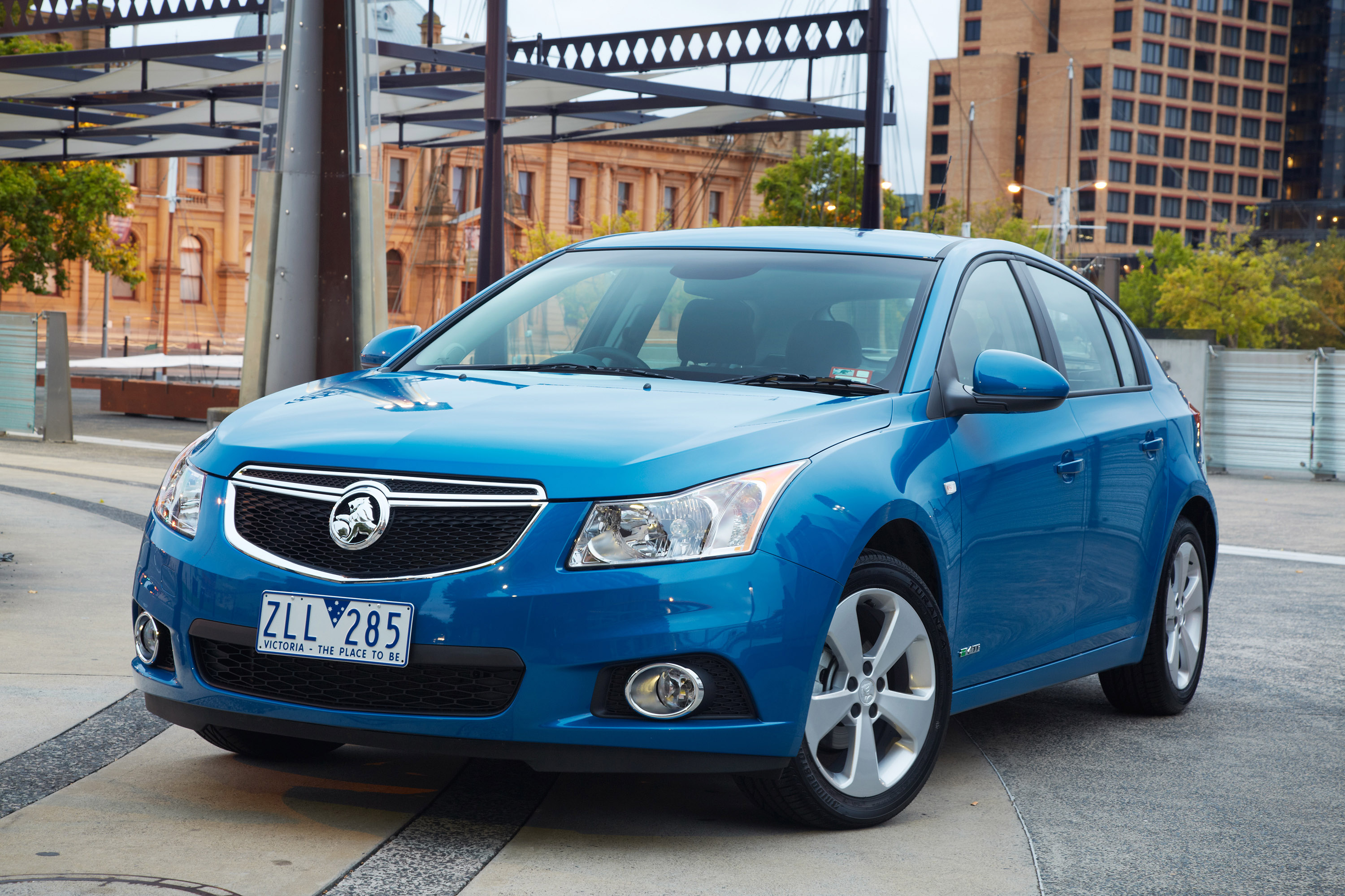 Holden Cruze photo #13