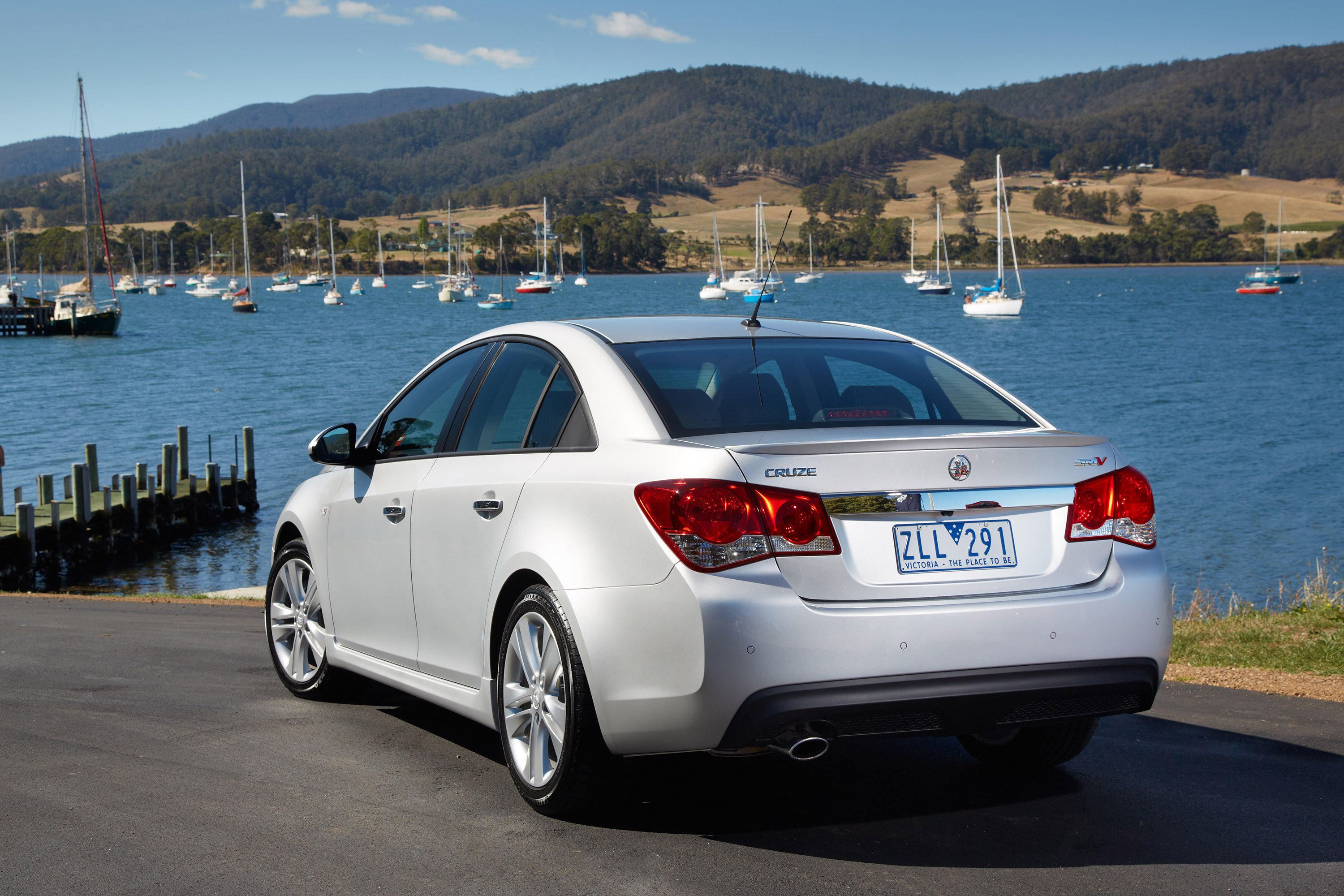 Holden Cruze photo #25