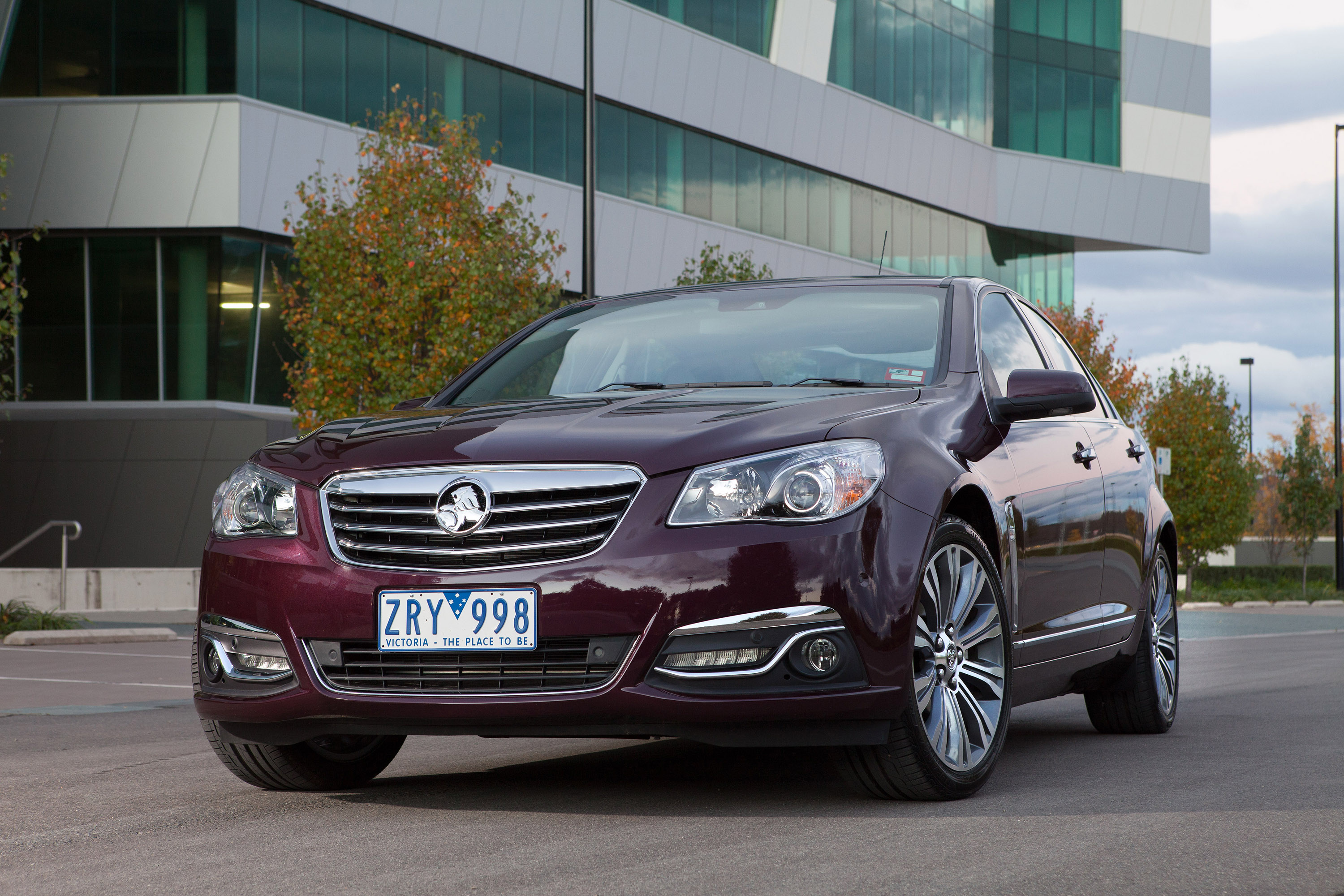 Holden VF Commodore Calais V photo #2