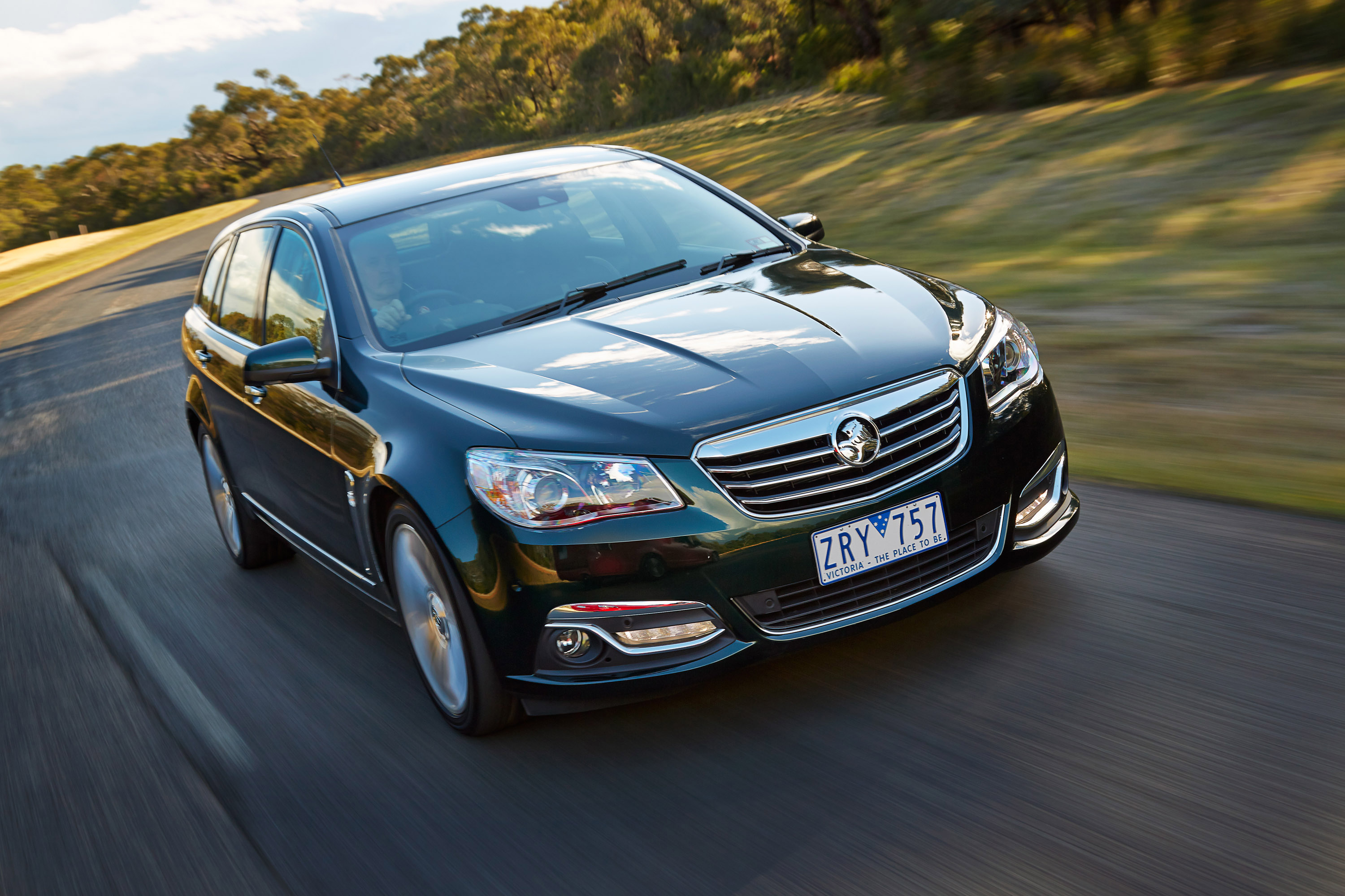 2014 Holden VF Commodore Sportwagen Calais V HD Pictures
