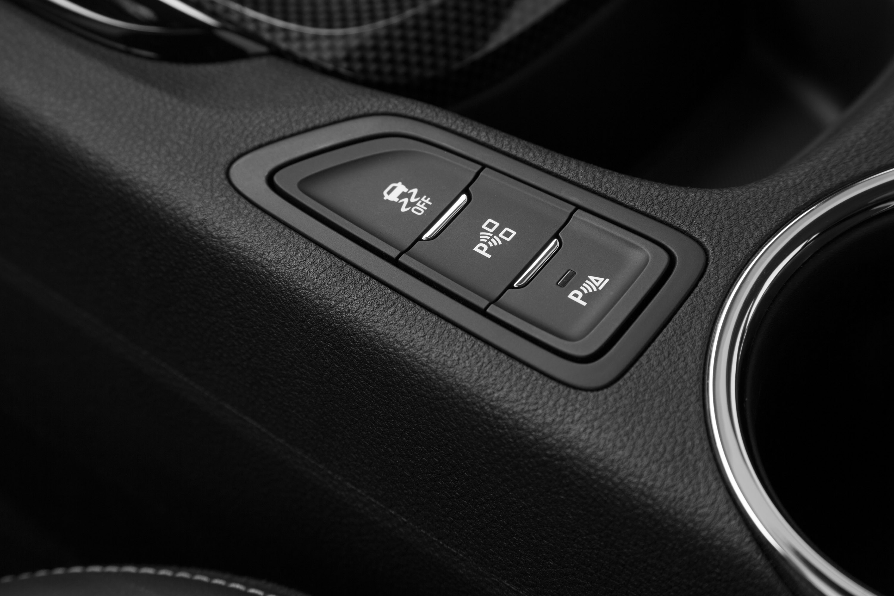 Holden VF Commodore Sportwagon SV6 photo #18