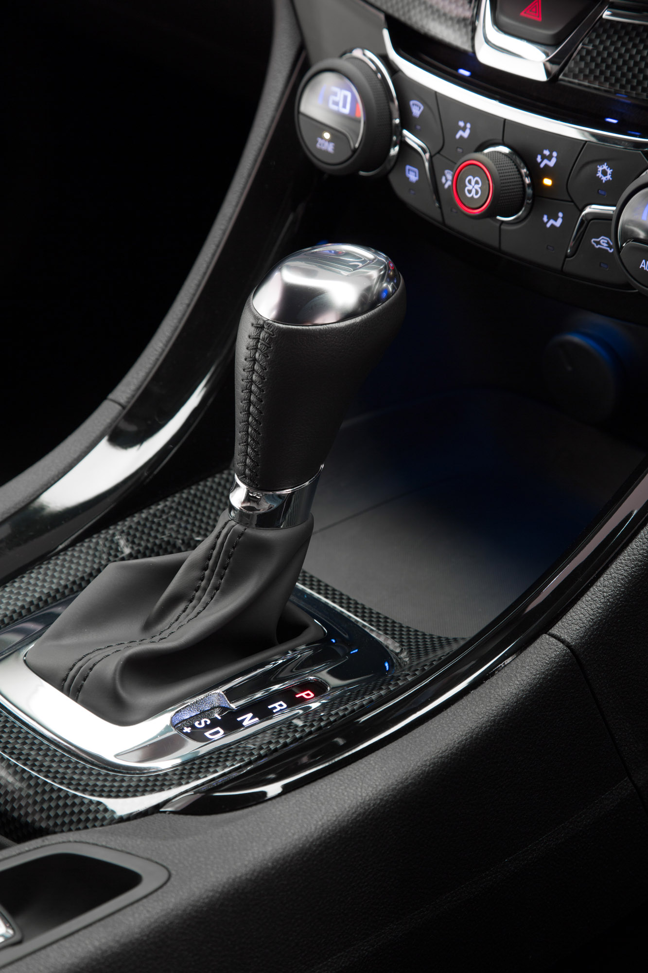 Holden VF Commodore Sportwagon SV6 photo #22