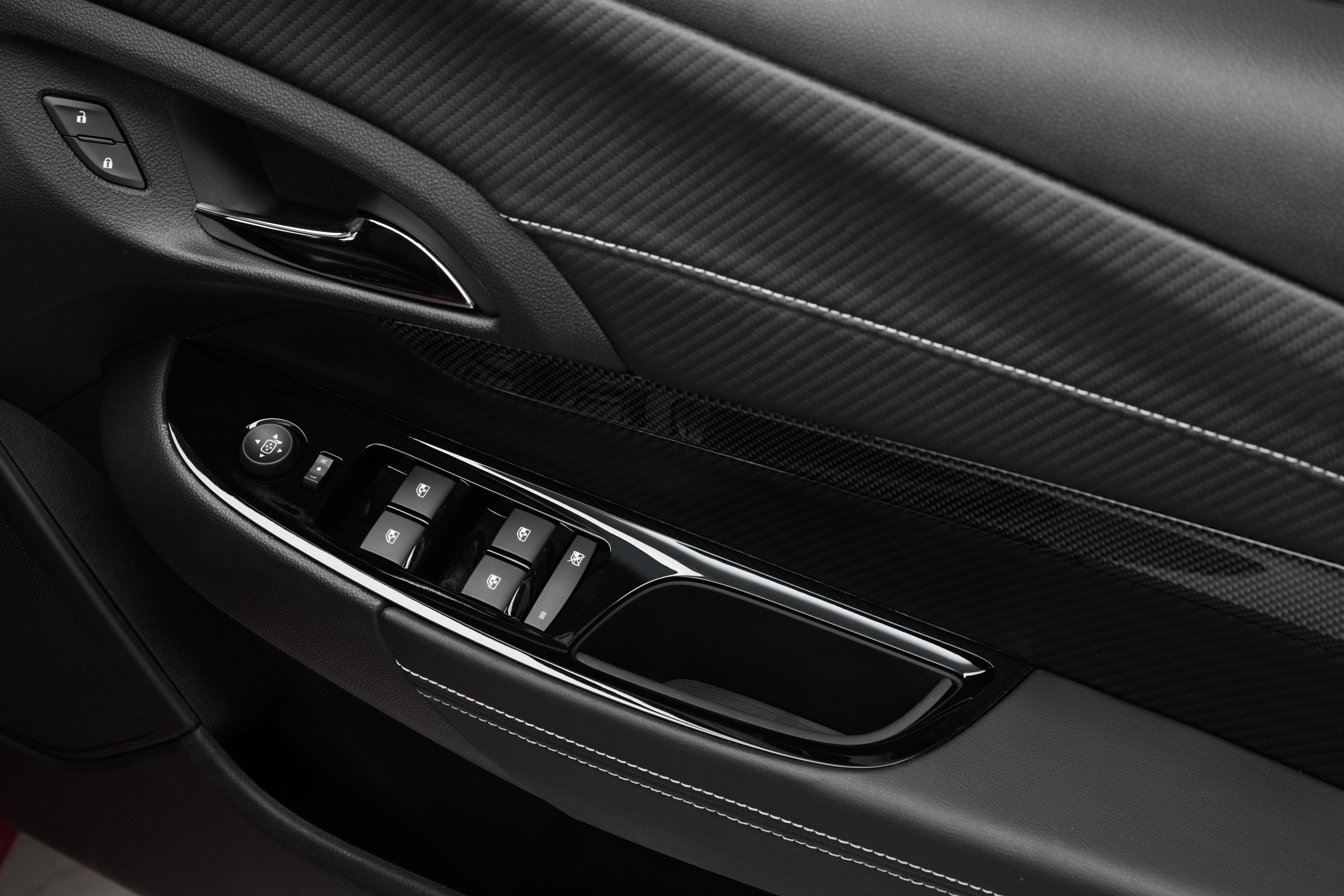 Holden VF Commodore Sportwagon SV6 photo #23