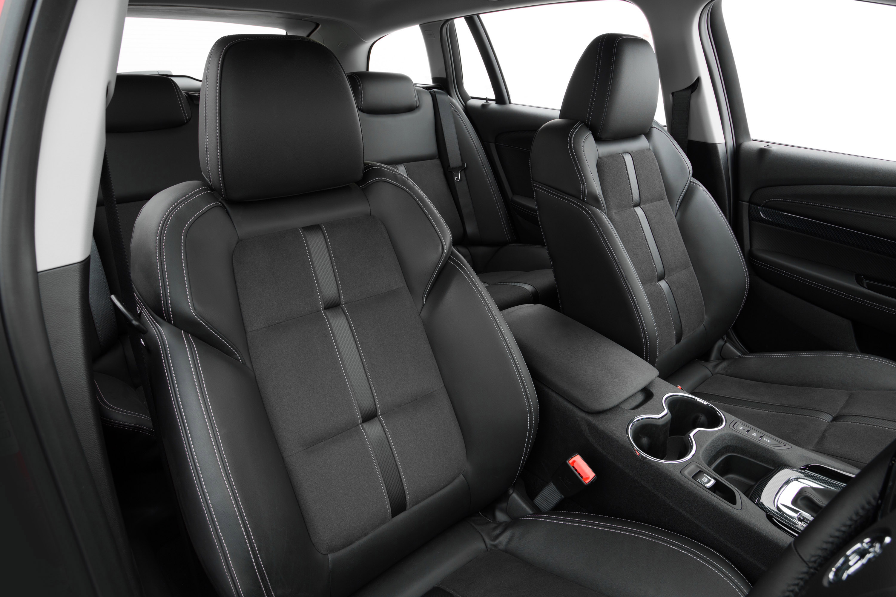 Holden VF Commodore Sportwagon SV6 photo #24