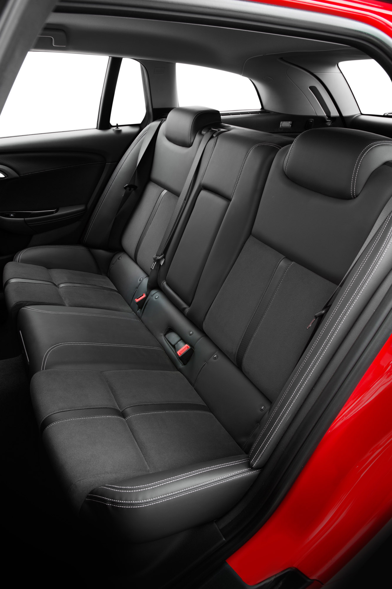 Holden VF Commodore Sportwagon SV6 photo #27