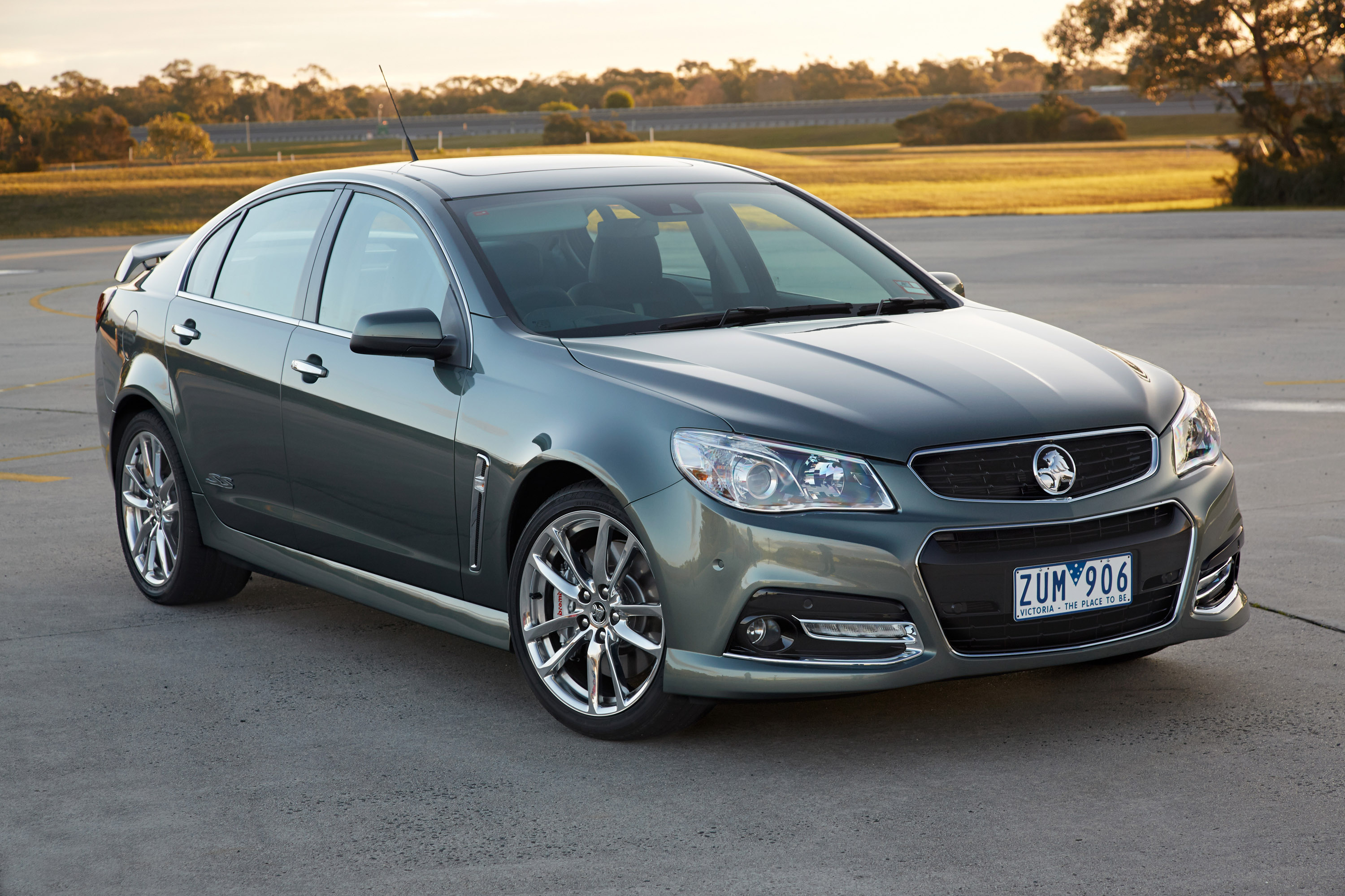 Holden VF Commodore SS V RedLine photo #4