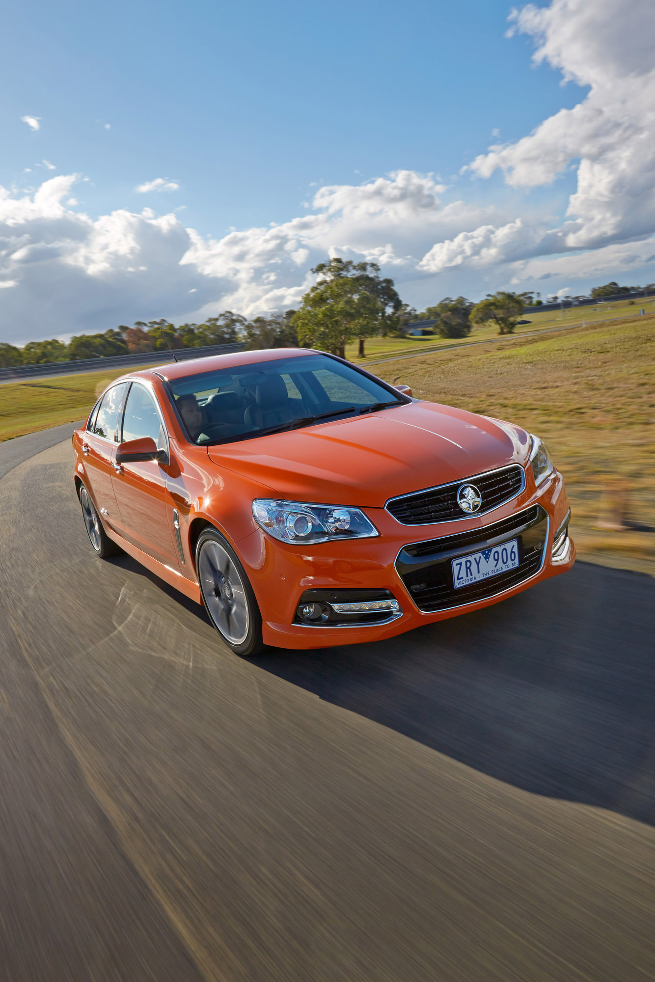 Holden VF Commodore SSV photo #3