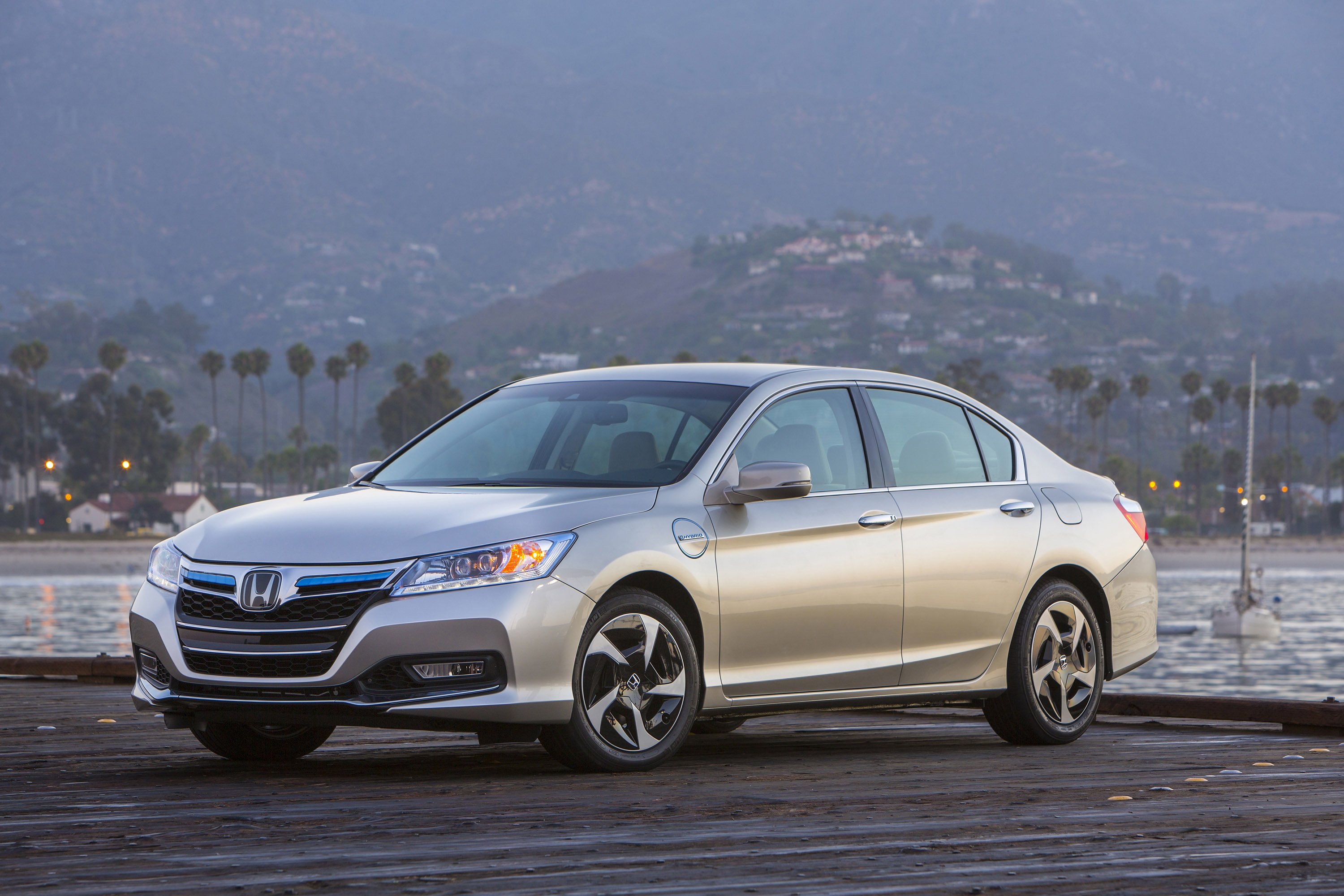 Honda Accord PHEV photo #3