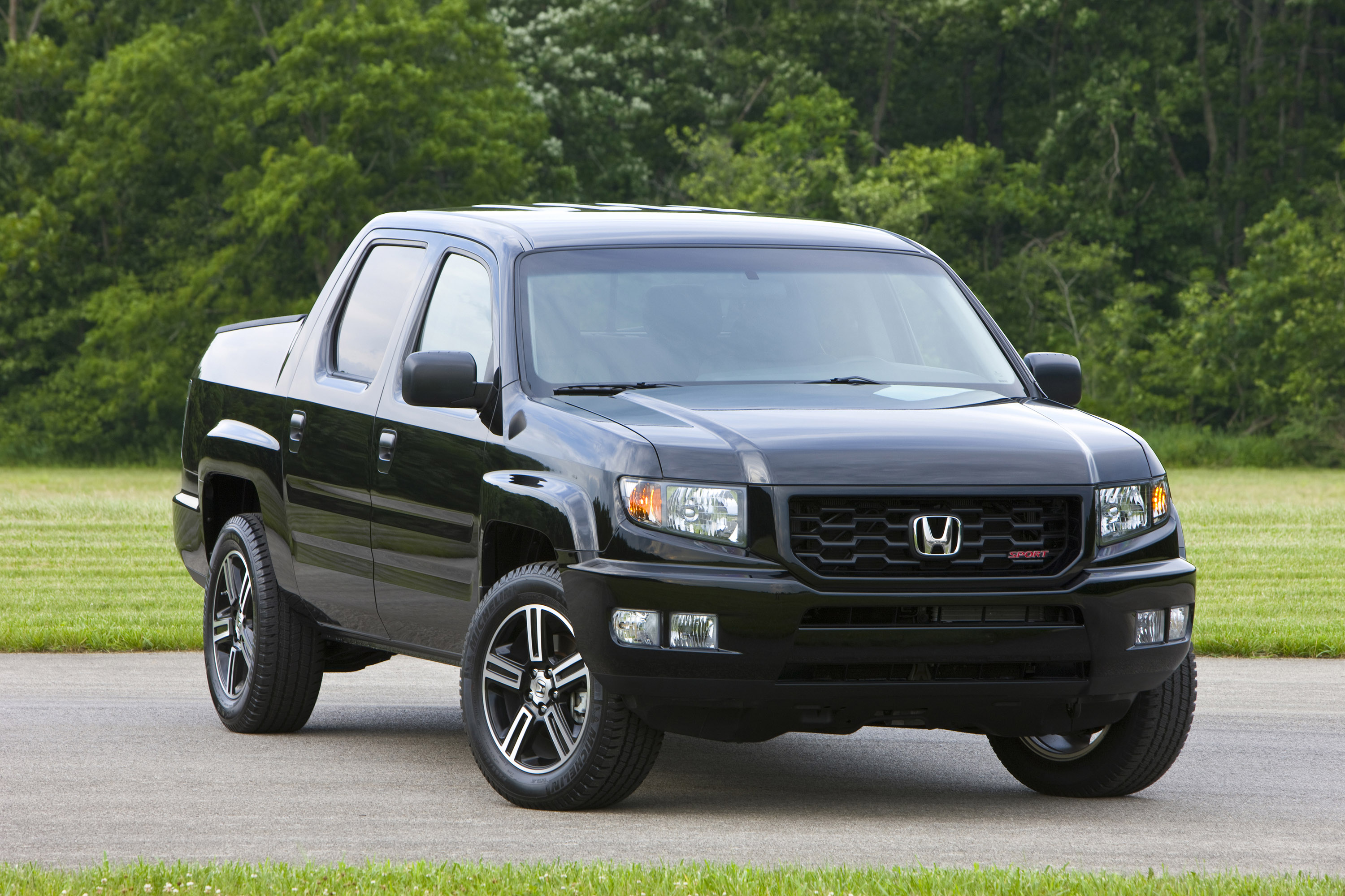 Honda Ridgeline Sport photo #1