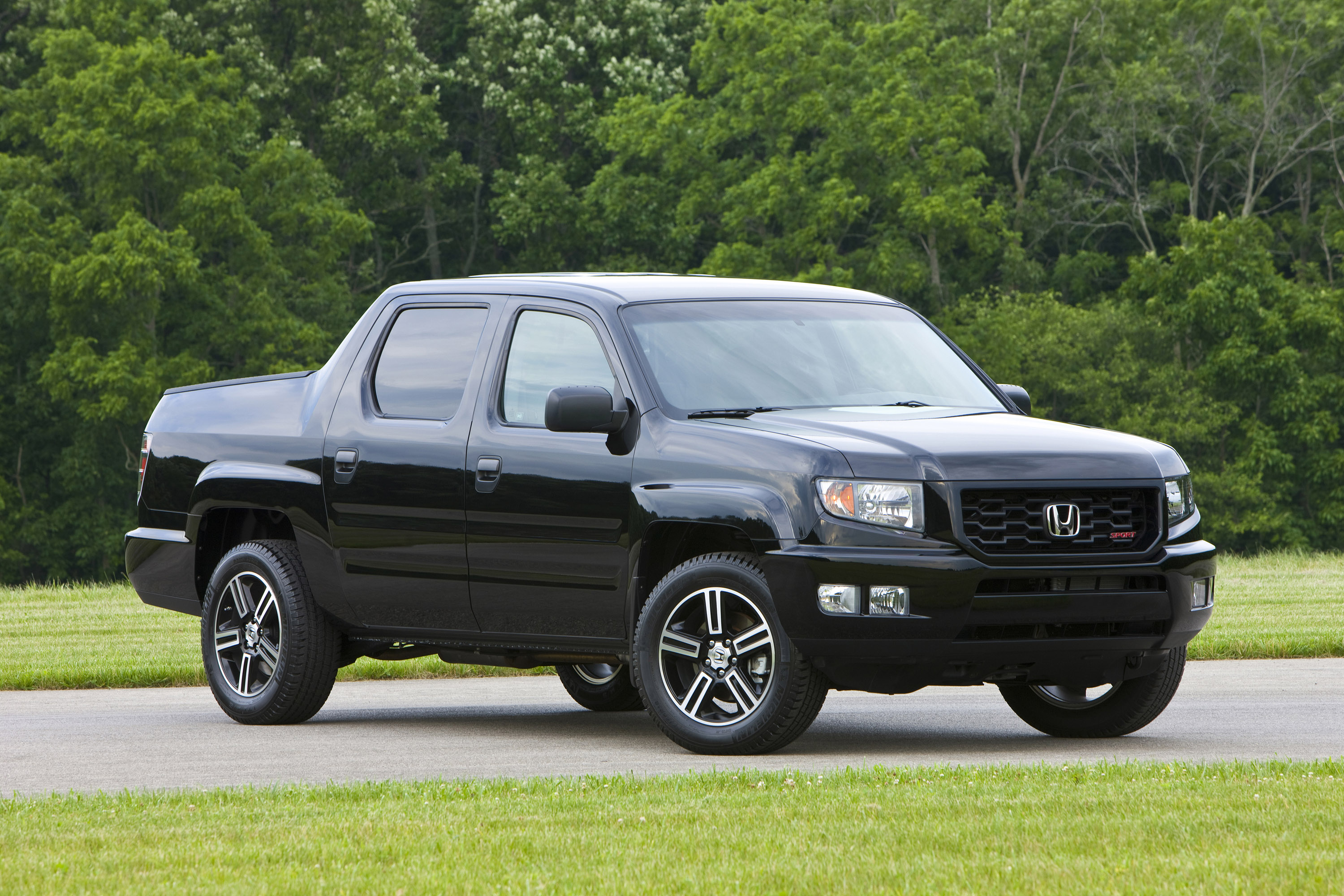 Honda Ridgeline Sport photo #3