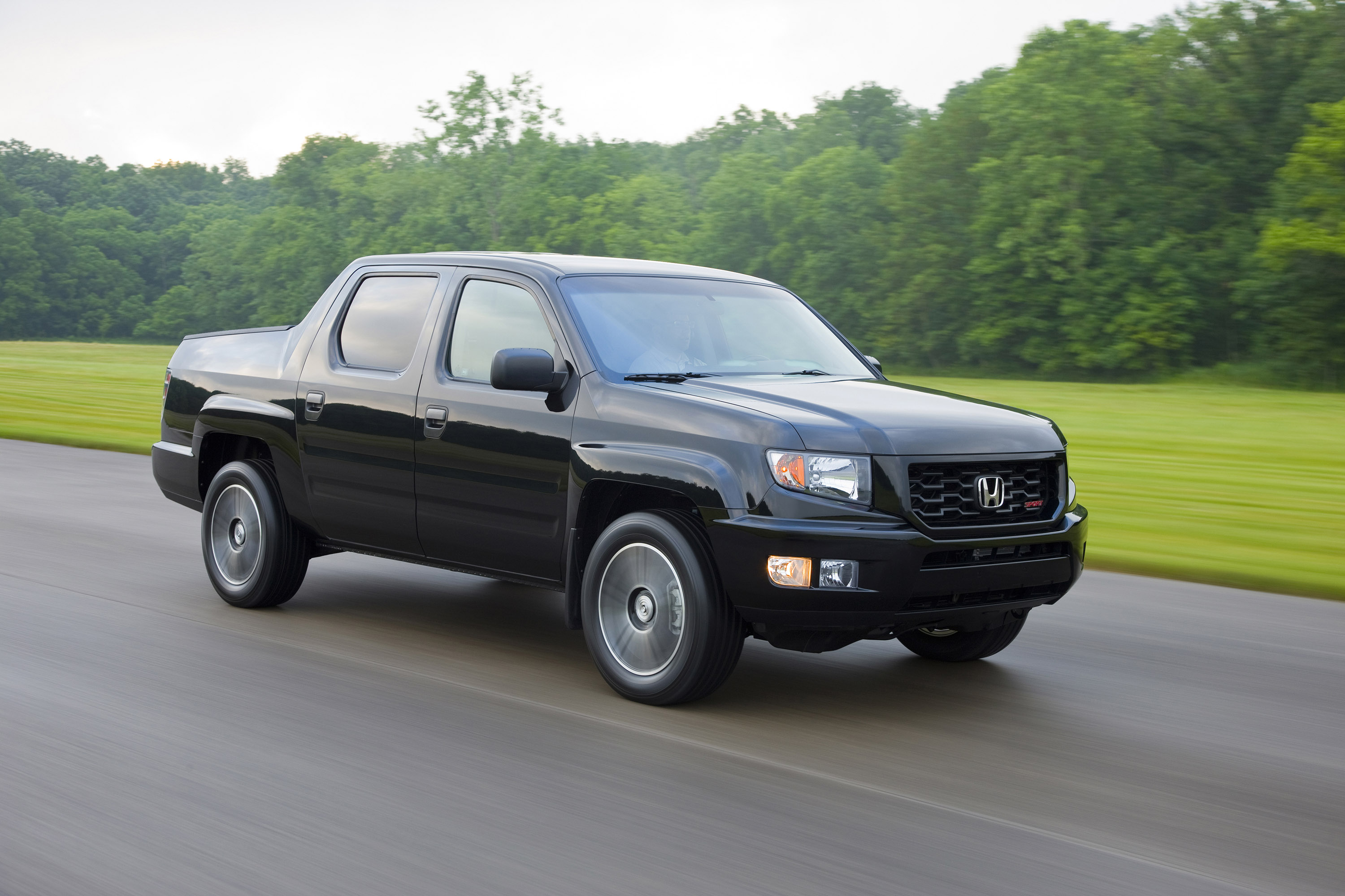 Honda Ridgeline Sport photo #4