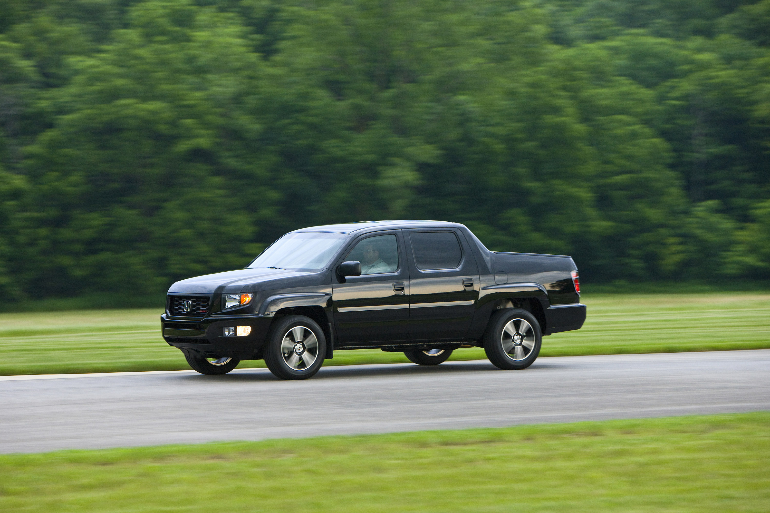 Honda Ridgeline Sport photo #5