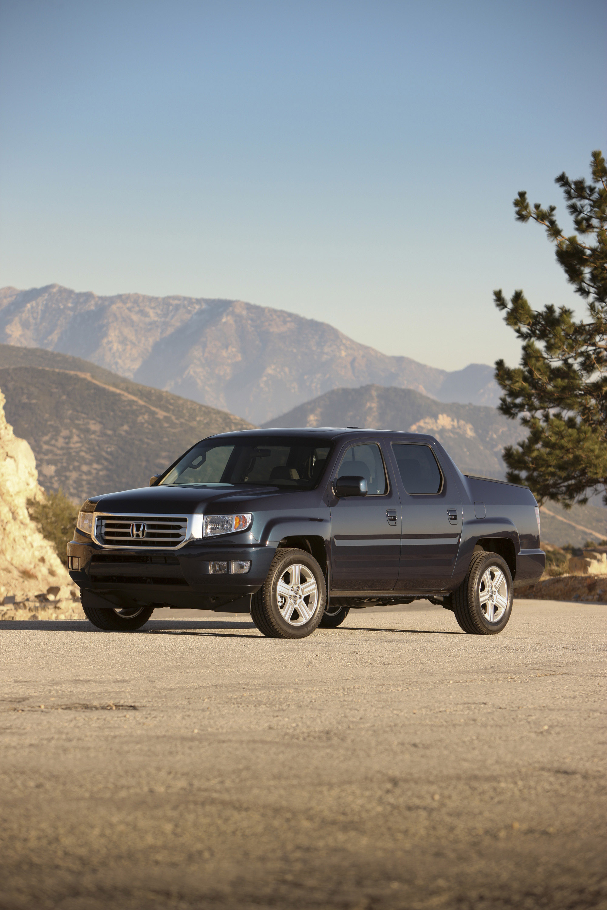 Honda Ridgeline Sport photo #24
